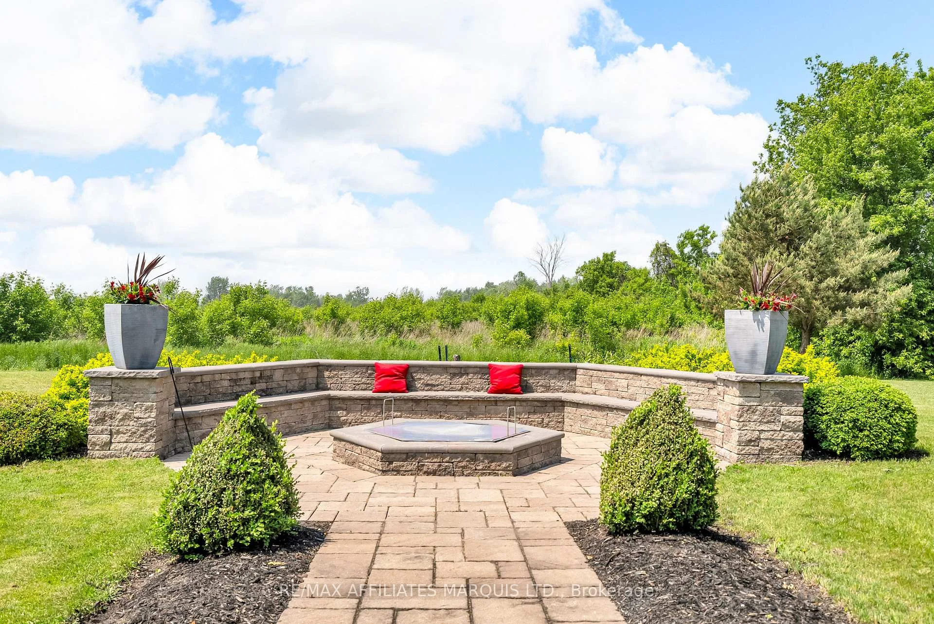 Photo 25 of 17623 Sandringham Road, North Stormont, North Stormont (Roxborough) Twp — HOMEH