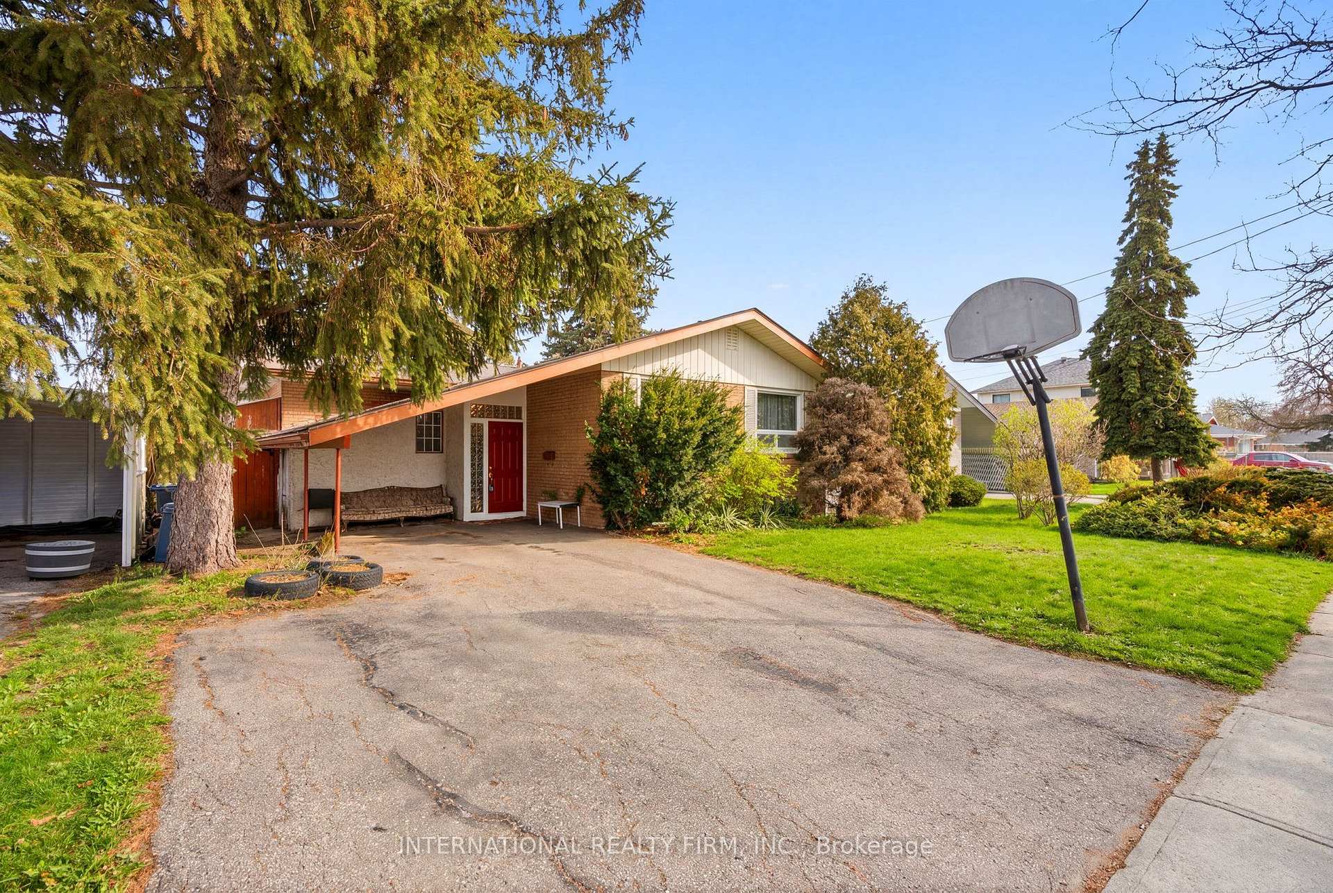 Front of 84 Hadrian Drive