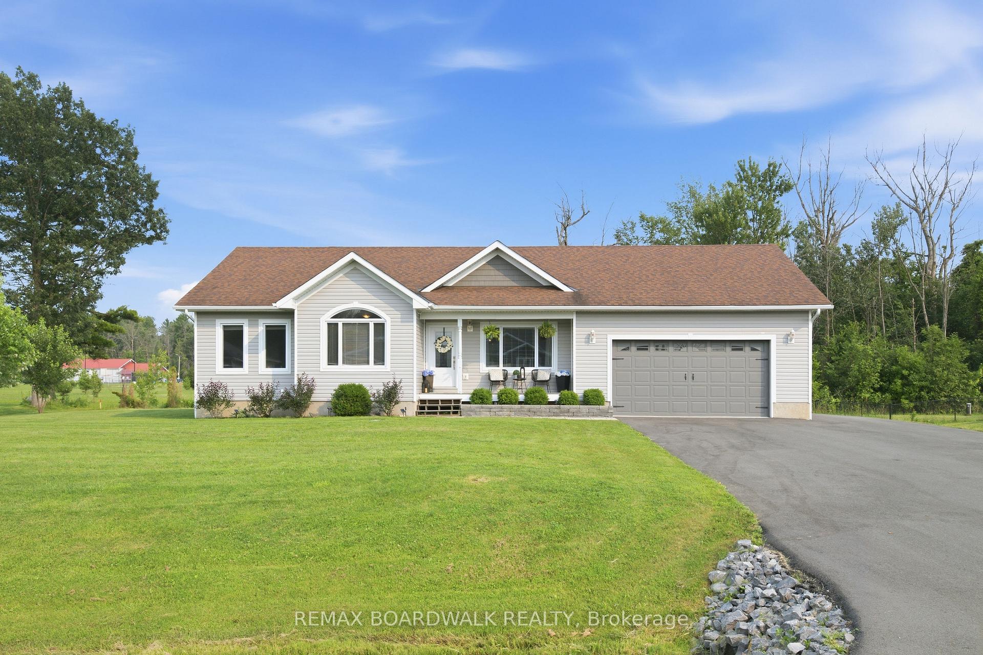 Photo 2 of 17 Albert Street, Edwardsburgh/Cardinal, Edwardsburgh/Cardinal Twp — HOMEH