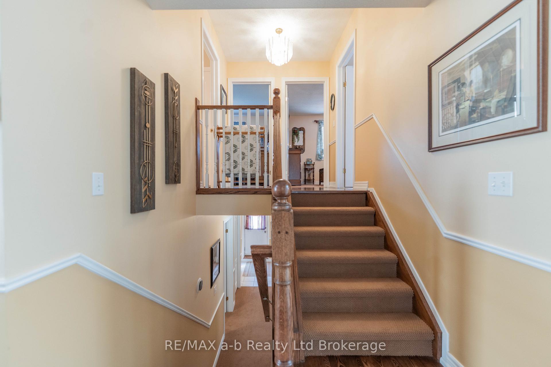 Photo 13 of 10 Peach Street, Tillsonburg — HOMEH