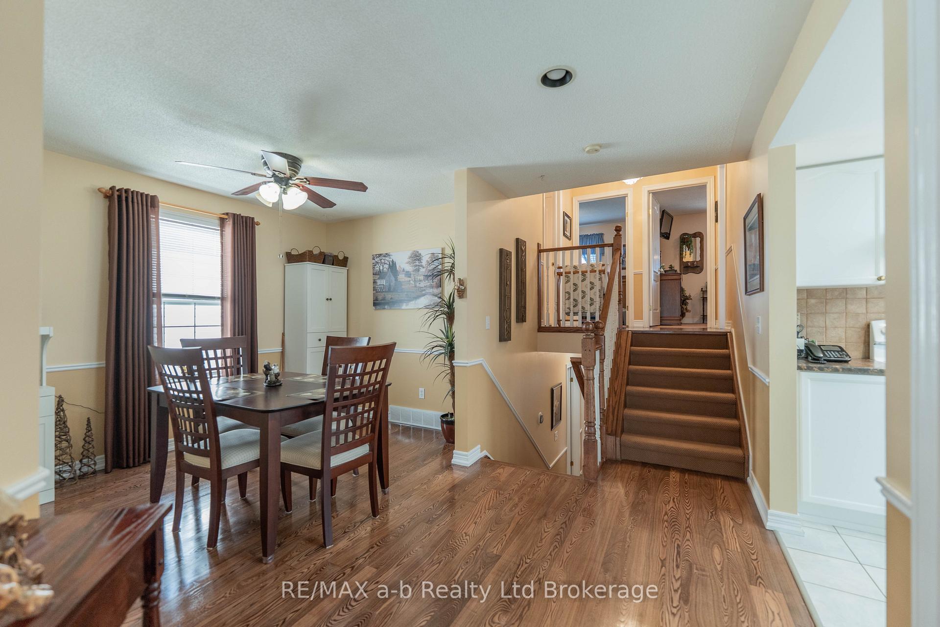 Photo 14 of 10 Peach Street, Tillsonburg — HOMEH