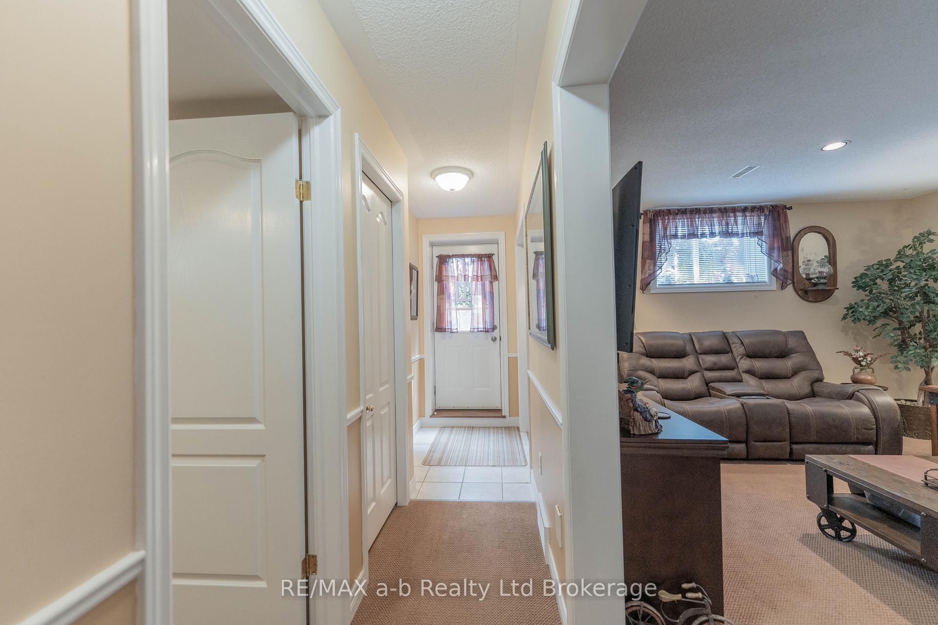 Photo 16 of 10 Peach Street, Tillsonburg — HOMEH