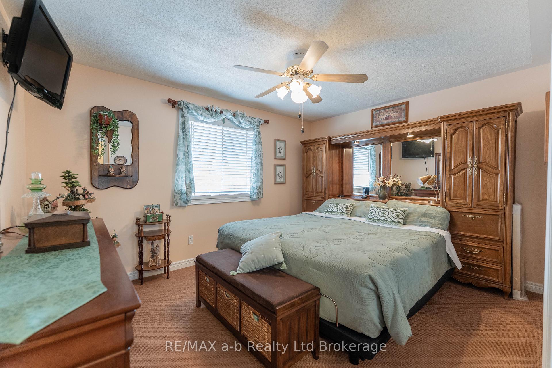 Photo 19 of 10 Peach Street, Tillsonburg — HOMEH