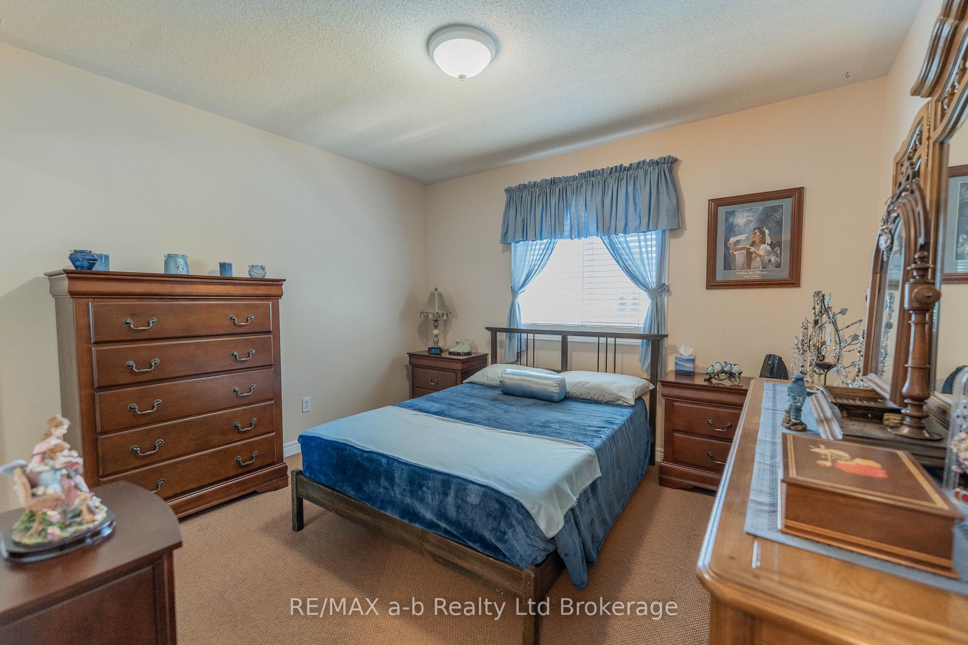 Photo 20 of 10 Peach Street, Tillsonburg — HOMEH