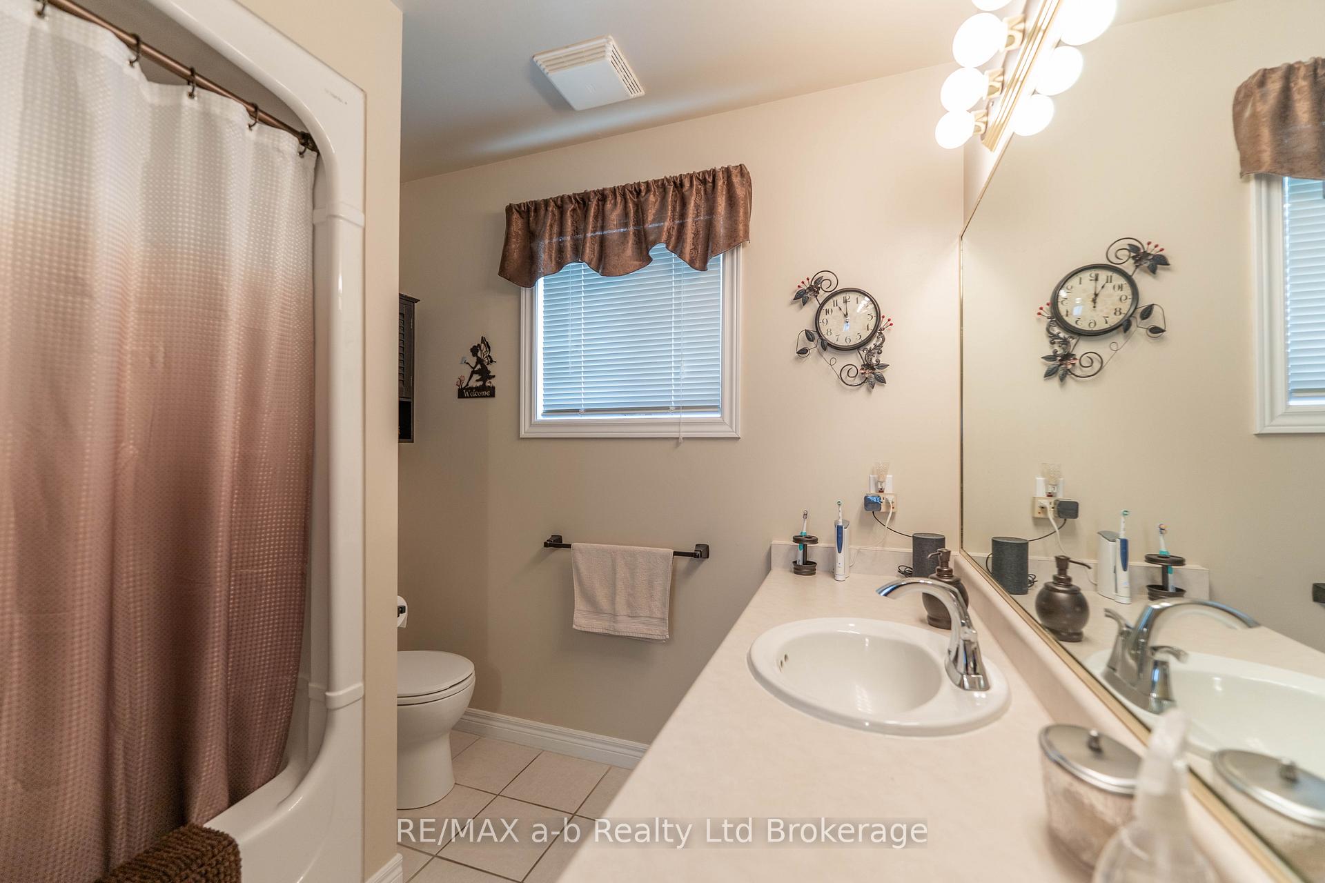 Photo 22 of 10 Peach Street, Tillsonburg — HOMEH