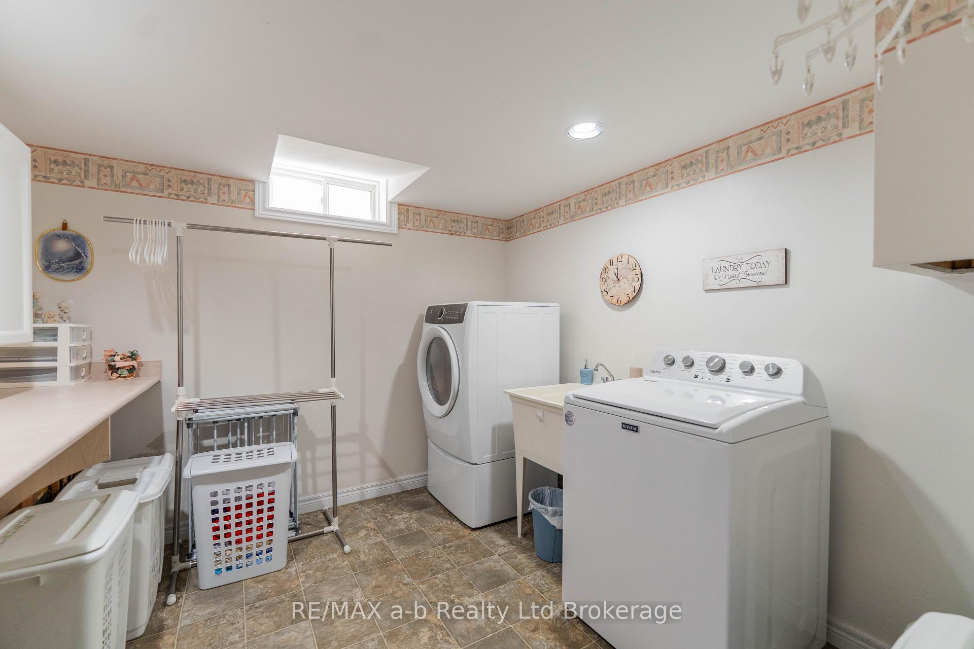 Photo 25 of 10 Peach Street, Tillsonburg — HOMEH