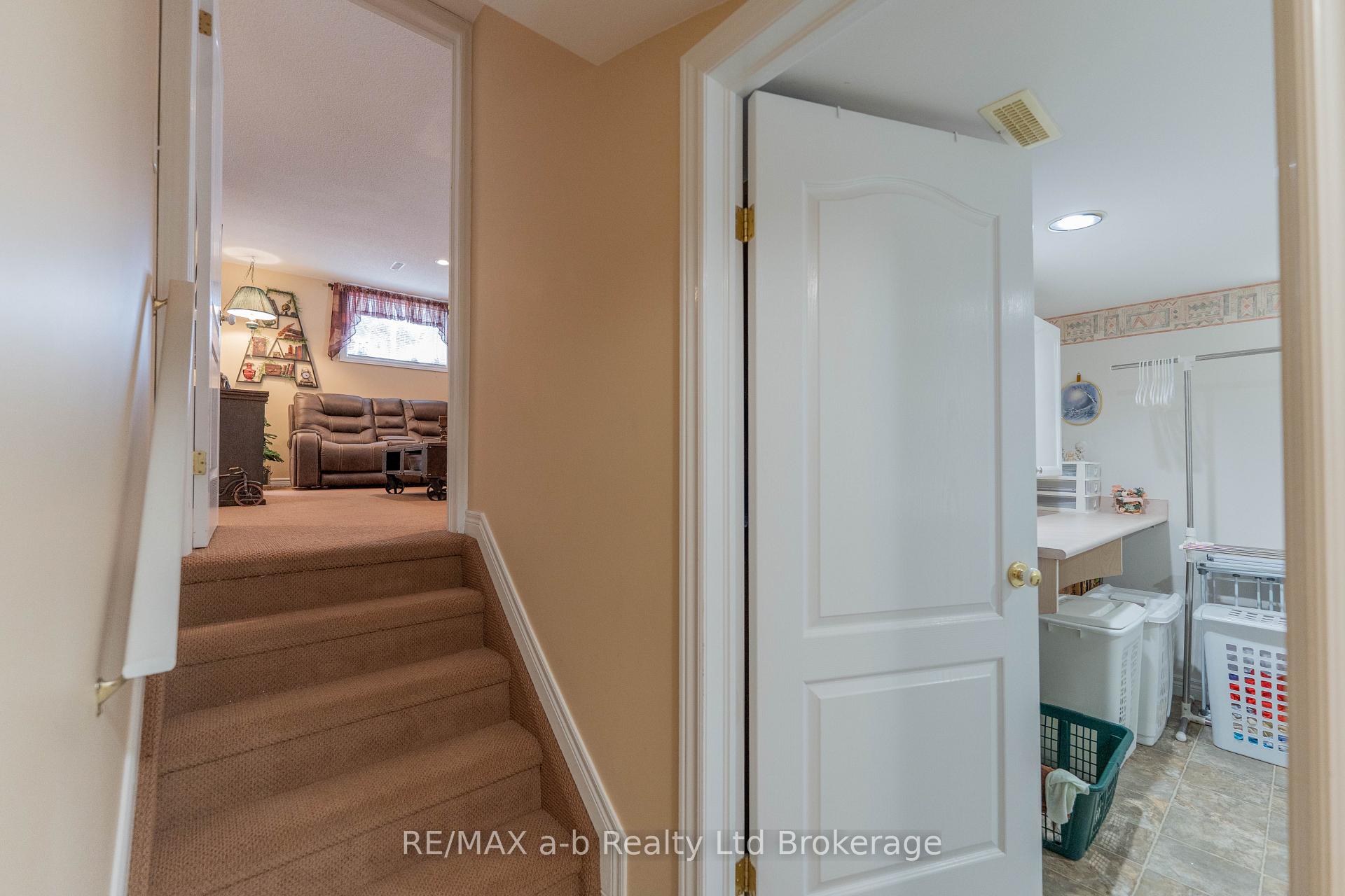 Photo 26 of 10 Peach Street, Tillsonburg — HOMEH