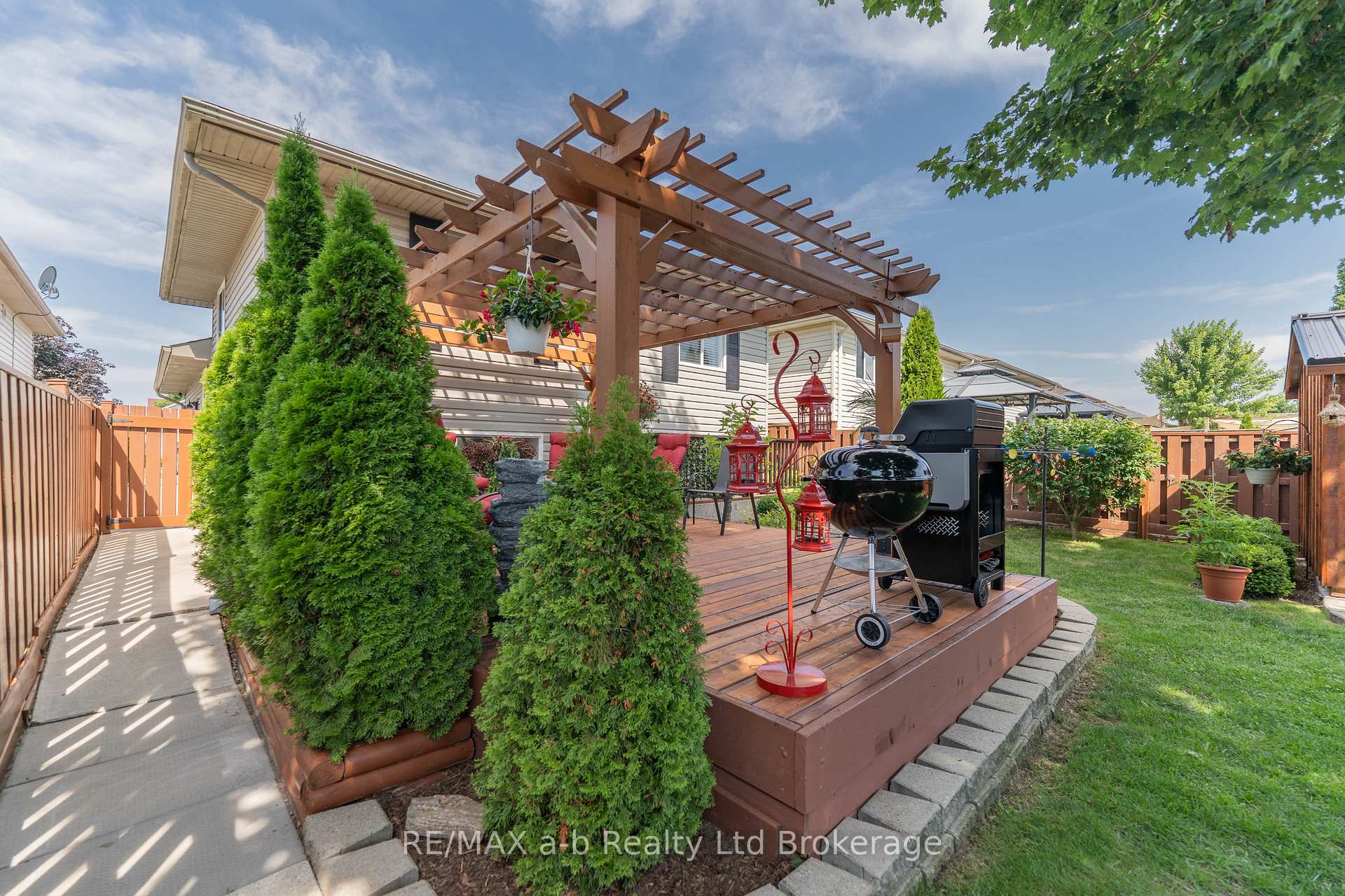 Photo 29 of 10 Peach Street, Tillsonburg — HOMEH