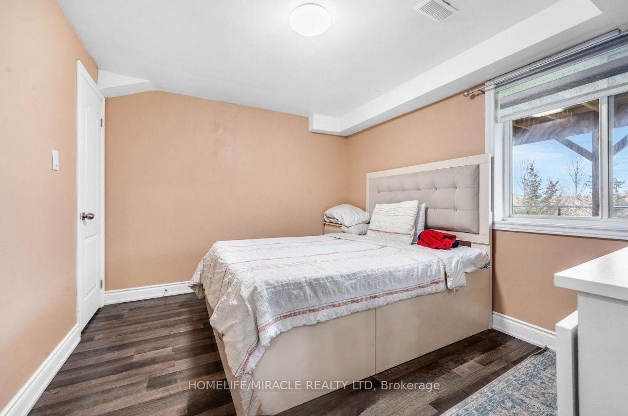 Photo 20 of 121 Steeplechase Way, Waterloo, Kiwanis Park — HOMEH