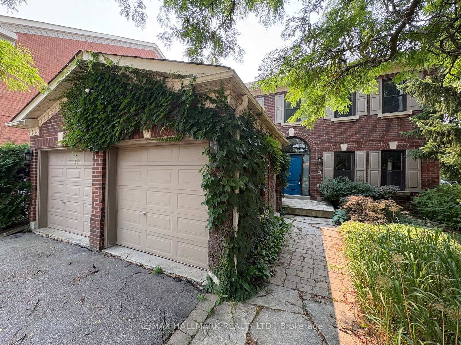 Photo 1 of 34 Theobalds Circle, Richmond Hill, Mill Pond — HOMEH