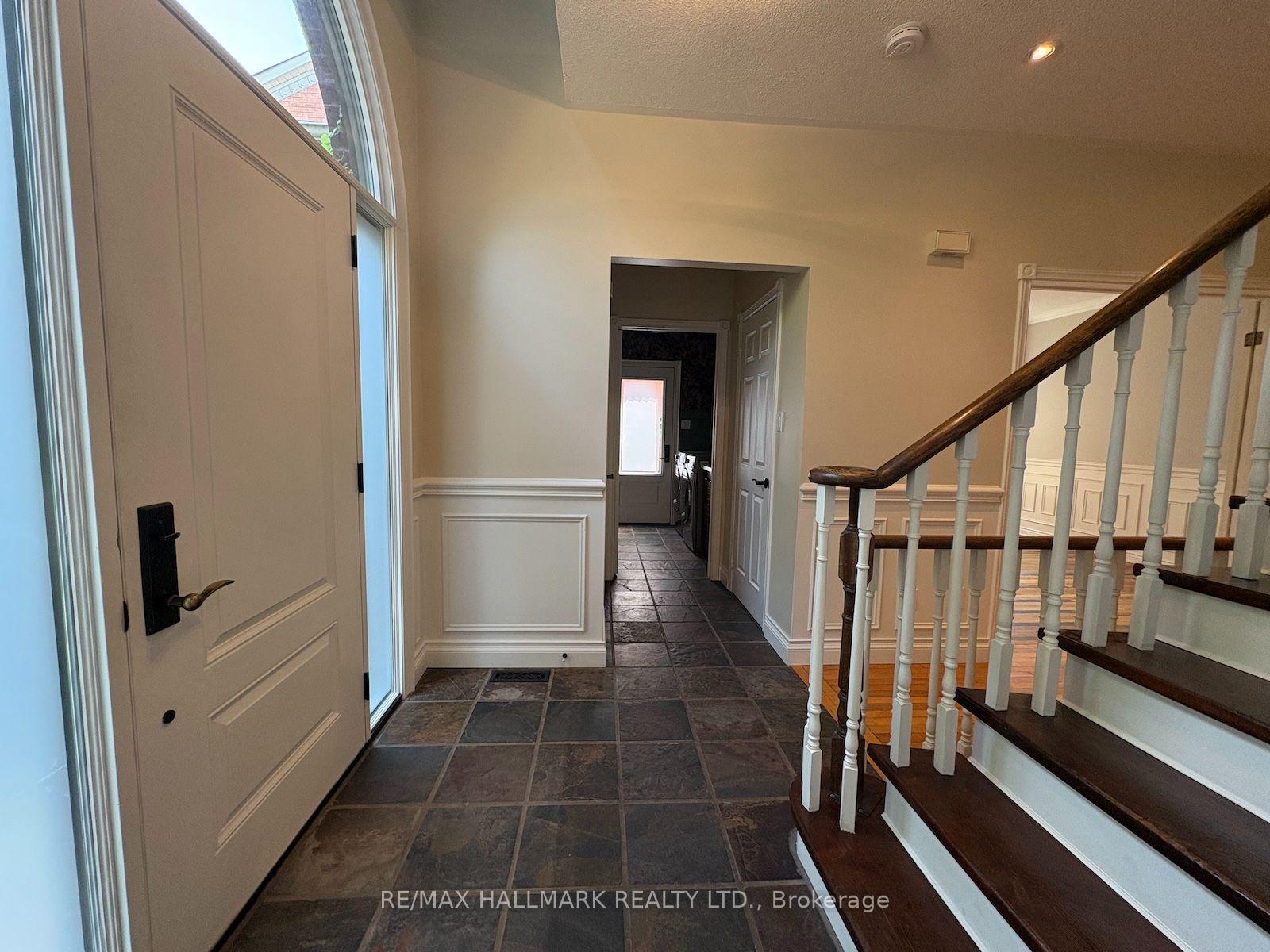 Photo 4 of 34 Theobalds Circle, Richmond Hill, Mill Pond — HOMEH