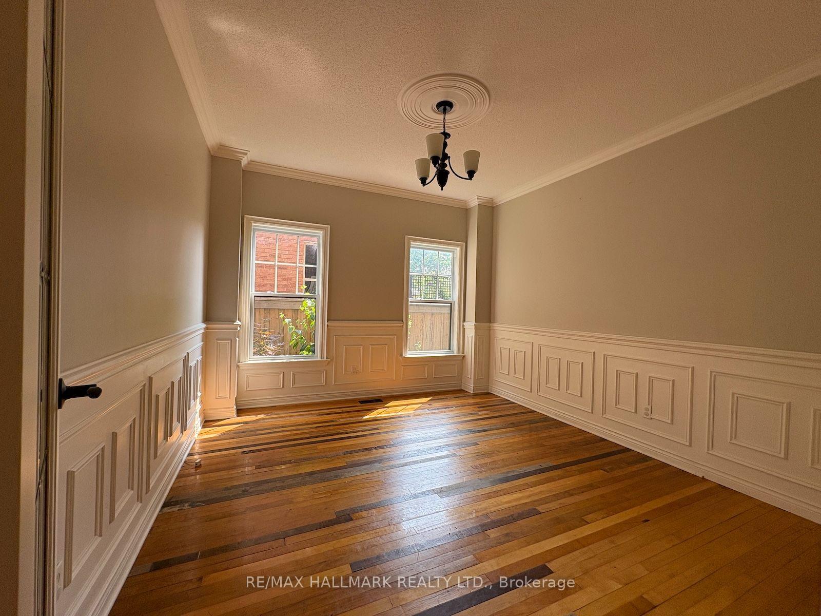 Photo 8 of 34 Theobalds Circle, Richmond Hill, Mill Pond — HOMEH