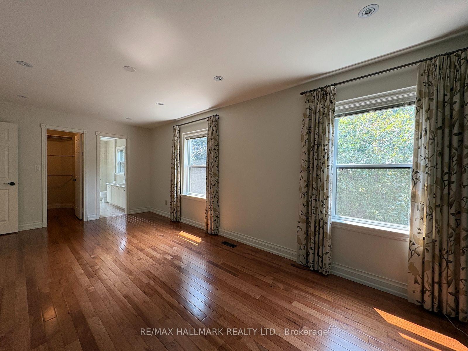 Photo 12 of 34 Theobalds Circle, Richmond Hill, Mill Pond — HOMEH