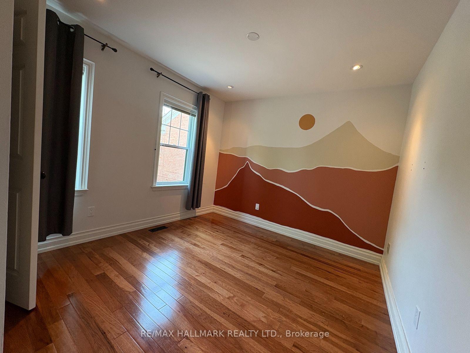 Photo 18 of 34 Theobalds Circle, Richmond Hill, Mill Pond — HOMEH