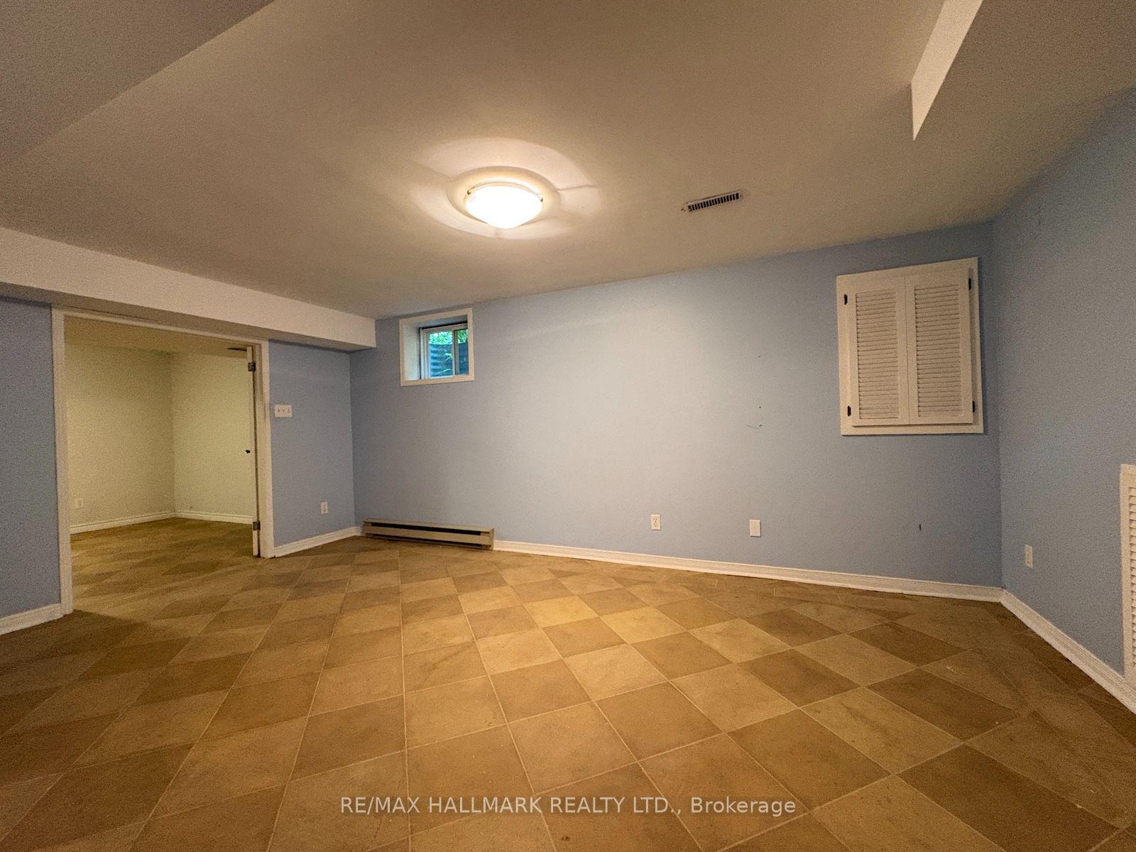 Photo 22 of 34 Theobalds Circle, Richmond Hill, Mill Pond — HOMEH