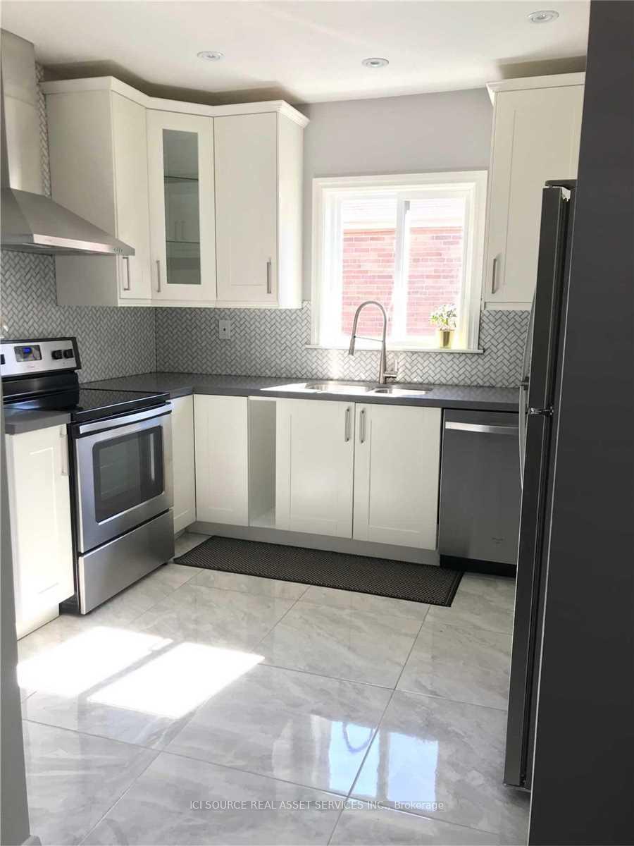 Photo 2 of Unit Main floor, 126 Silverhill Drive, Etobicoke, Islington-City Centre West — HOMEH