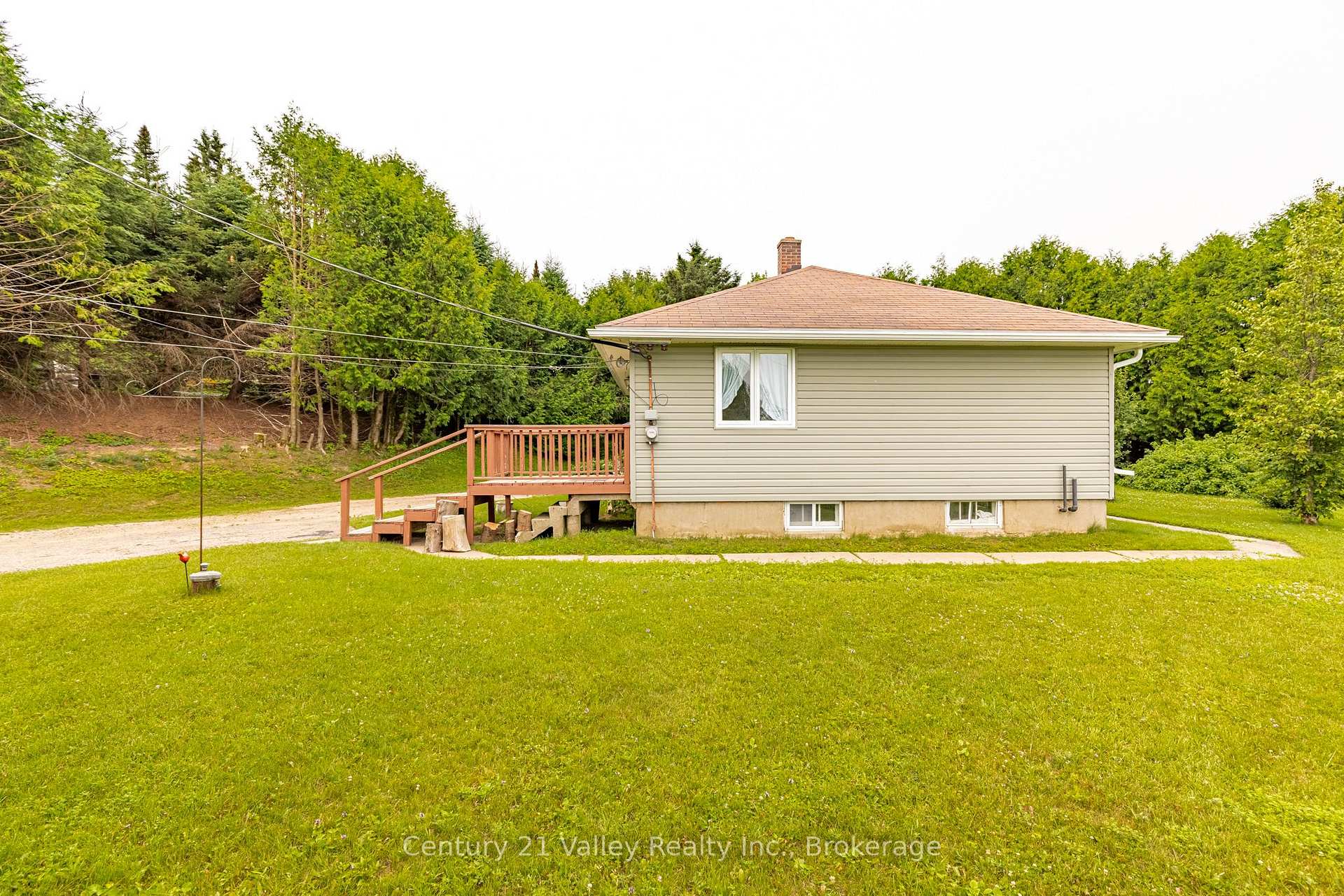 Photo 5 of 34 Sebastopol Drive, Bonnechere Valley, Eganville/Bonnechere Twp — HOMEH