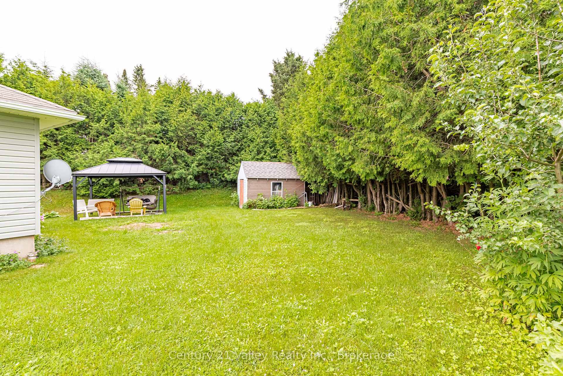 Photo 6 of 34 Sebastopol Drive, Bonnechere Valley, Eganville/Bonnechere Twp — HOMEH