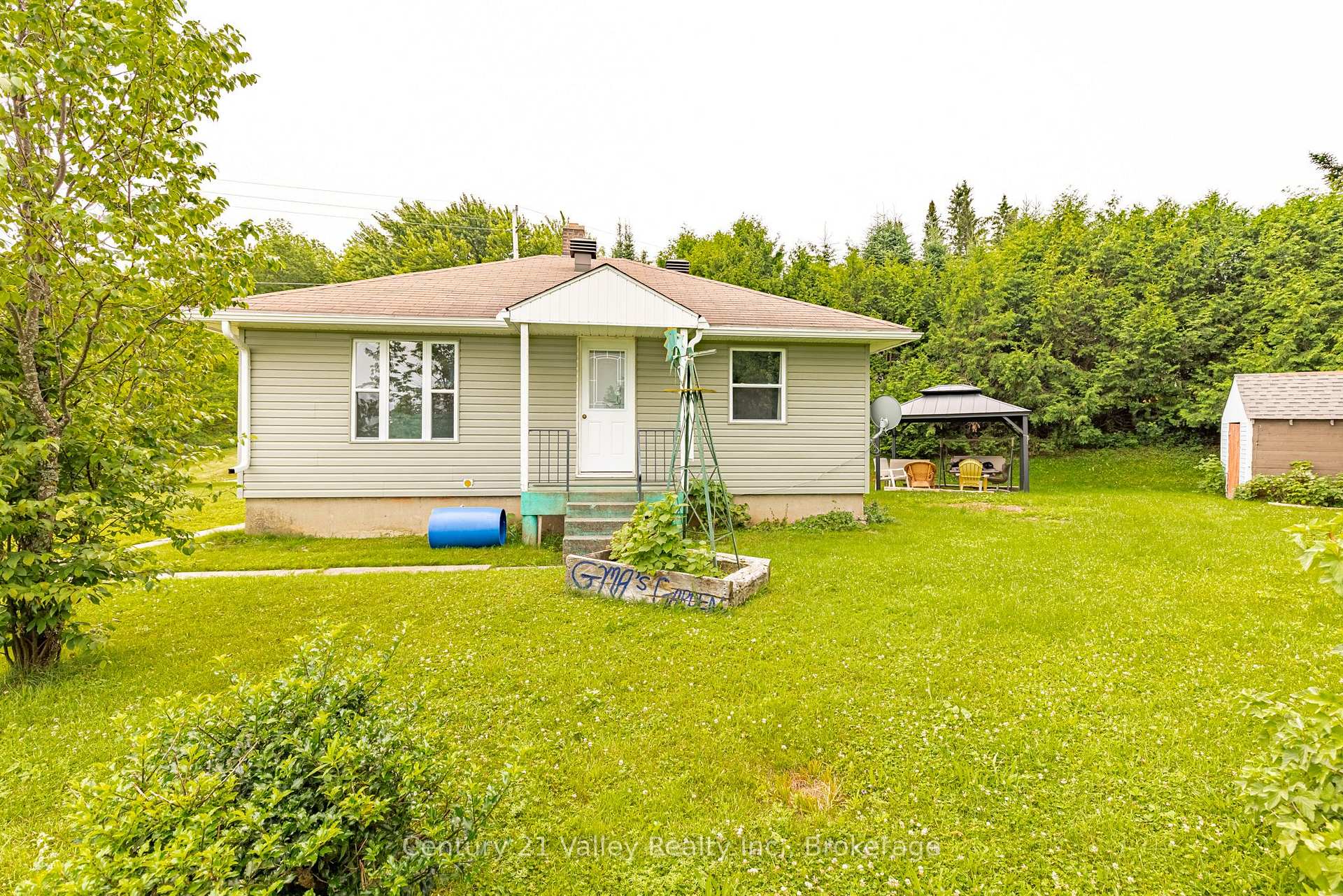 Photo 7 of 34 Sebastopol Drive, Bonnechere Valley, Eganville/Bonnechere Twp — HOMEH