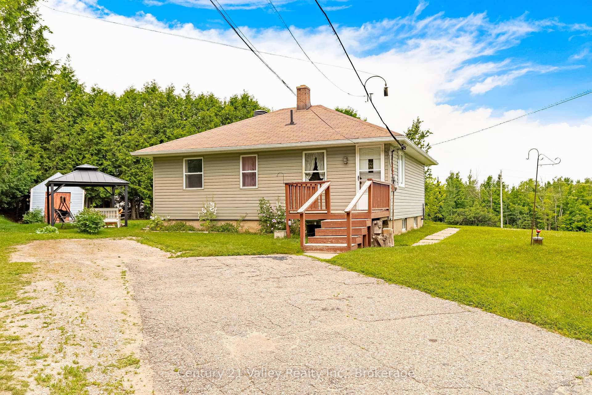 Photo 8 of 34 Sebastopol Drive, Bonnechere Valley, Eganville/Bonnechere Twp — HOMEH