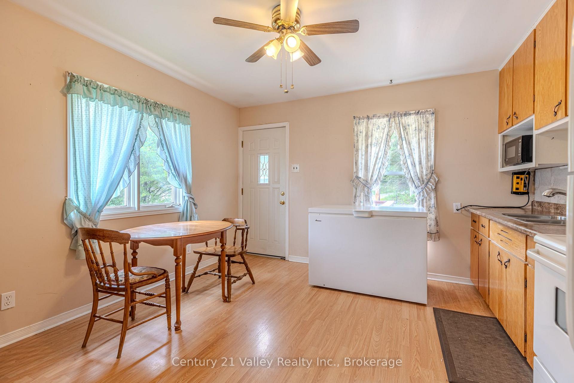 Photo 9 of 34 Sebastopol Drive, Bonnechere Valley, Eganville/Bonnechere Twp — HOMEH