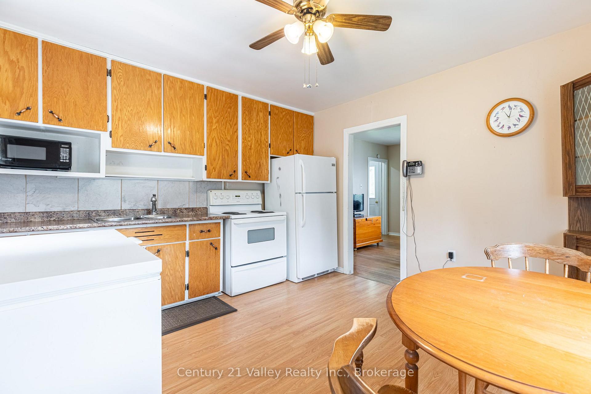 Photo 12 of 34 Sebastopol Drive, Bonnechere Valley, Eganville/Bonnechere Twp — HOMEH