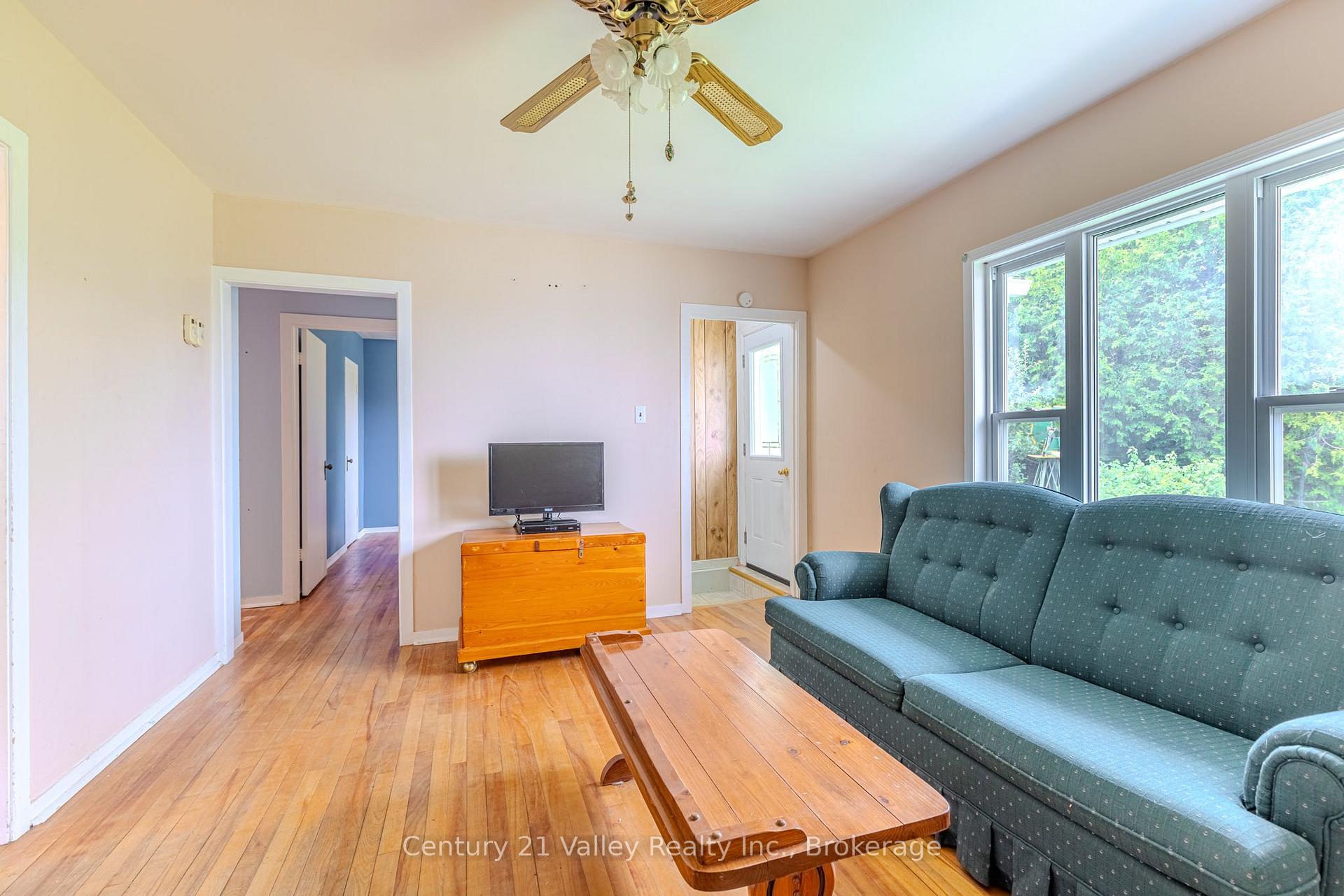 Photo 16 of 34 Sebastopol Drive, Bonnechere Valley, Eganville/Bonnechere Twp — HOMEH