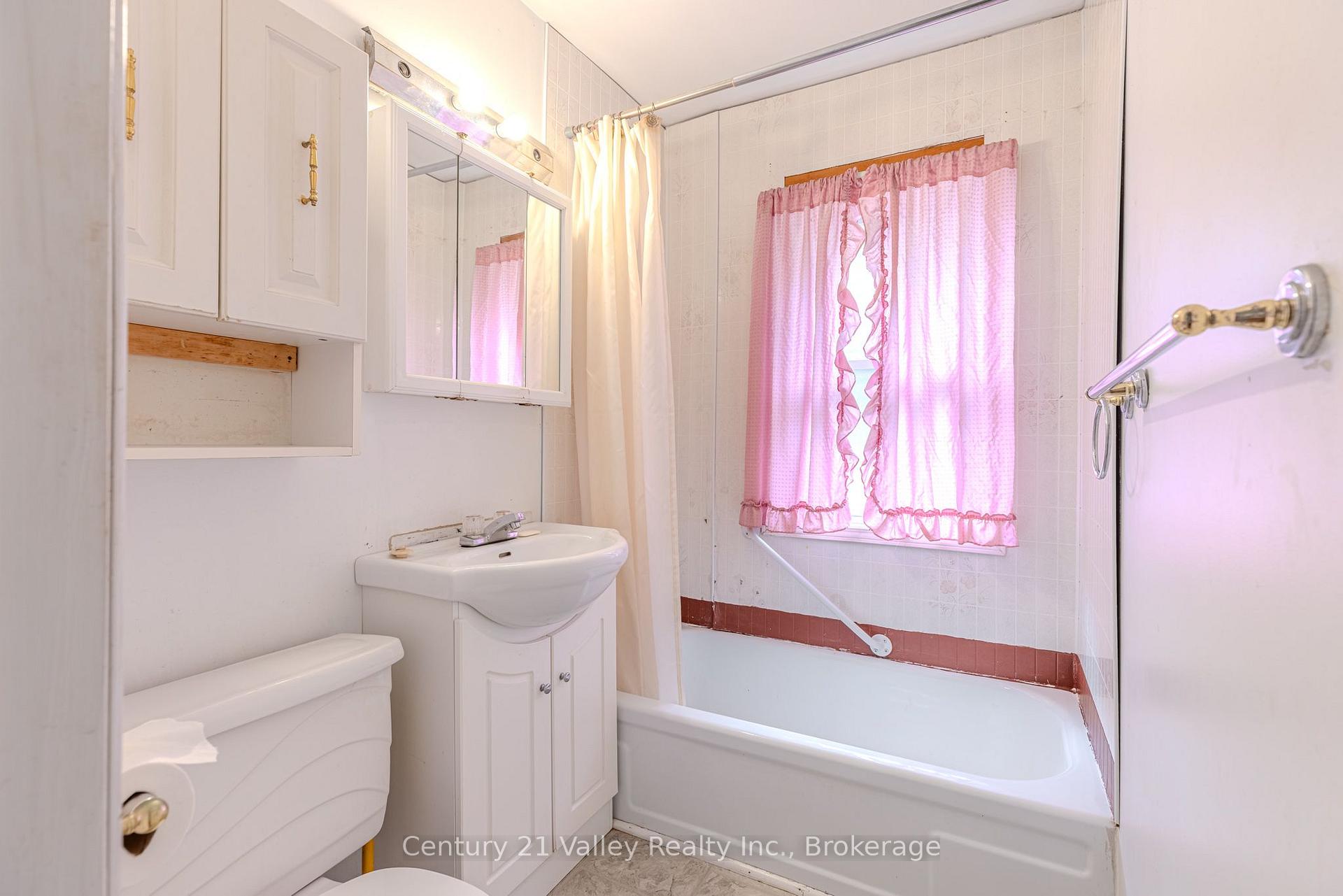 Photo 18 of 34 Sebastopol Drive, Bonnechere Valley, Eganville/Bonnechere Twp — HOMEH