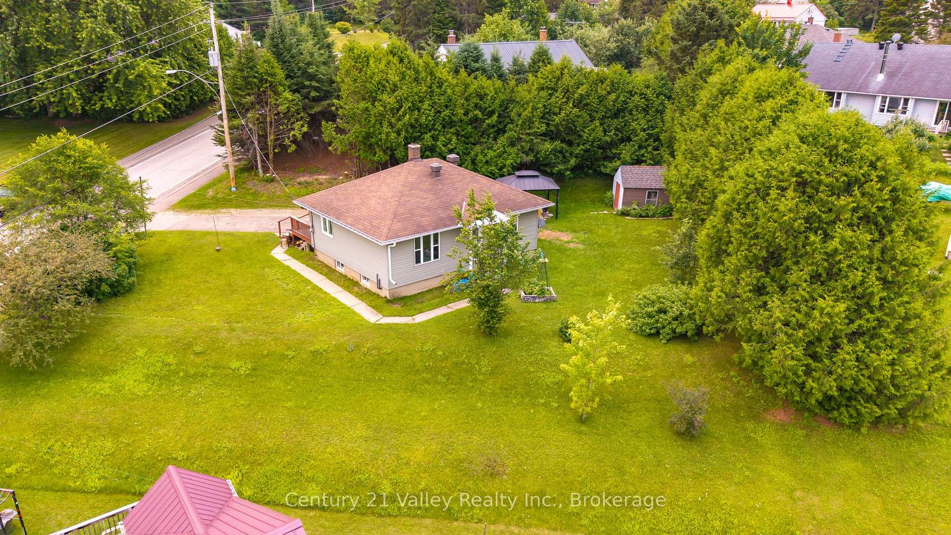Photo 30 of 34 Sebastopol Drive, Bonnechere Valley, Eganville/Bonnechere Twp — HOMEH