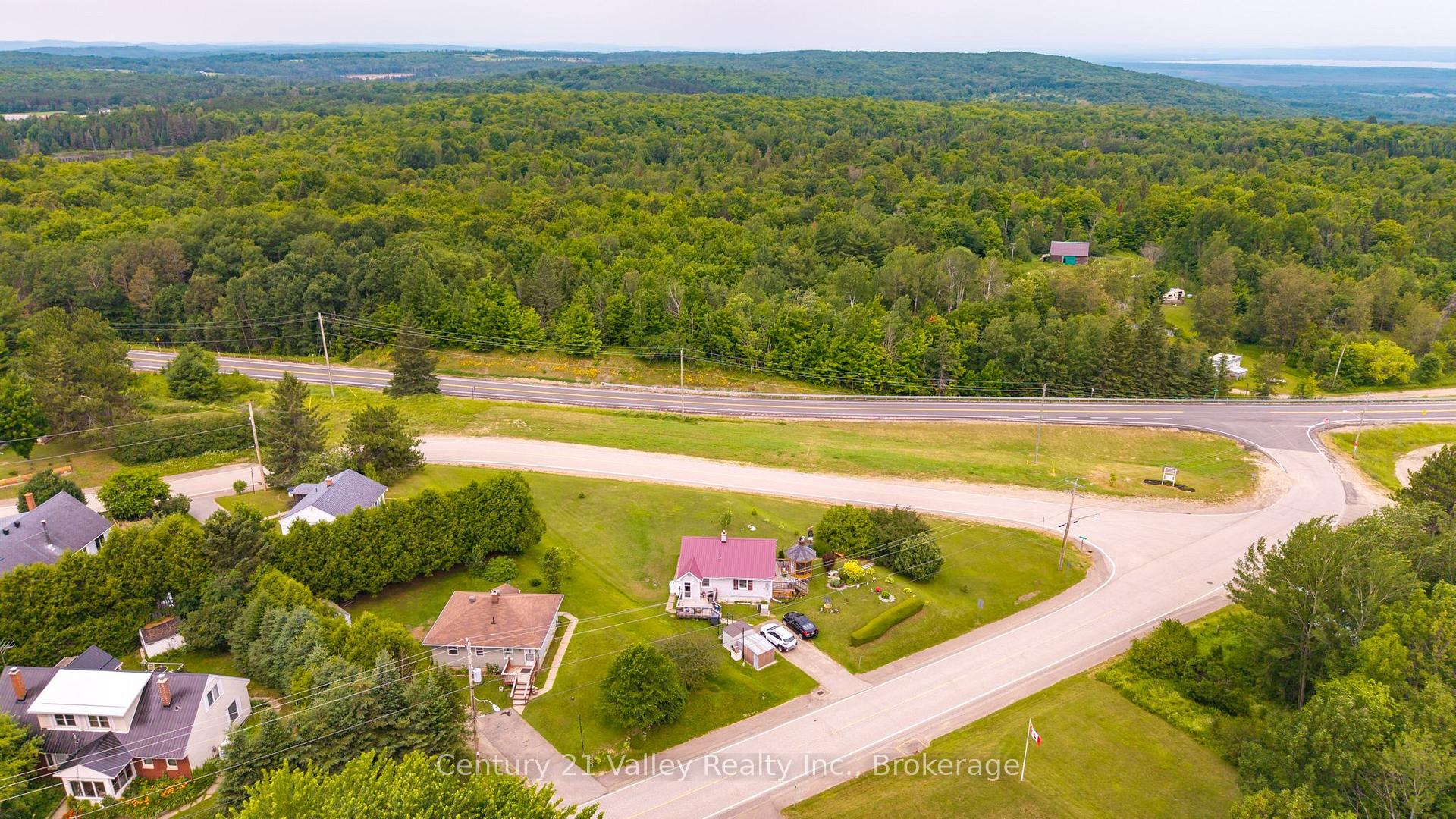 Photo 31 of 34 Sebastopol Drive, Bonnechere Valley, Eganville/Bonnechere Twp — HOMEH