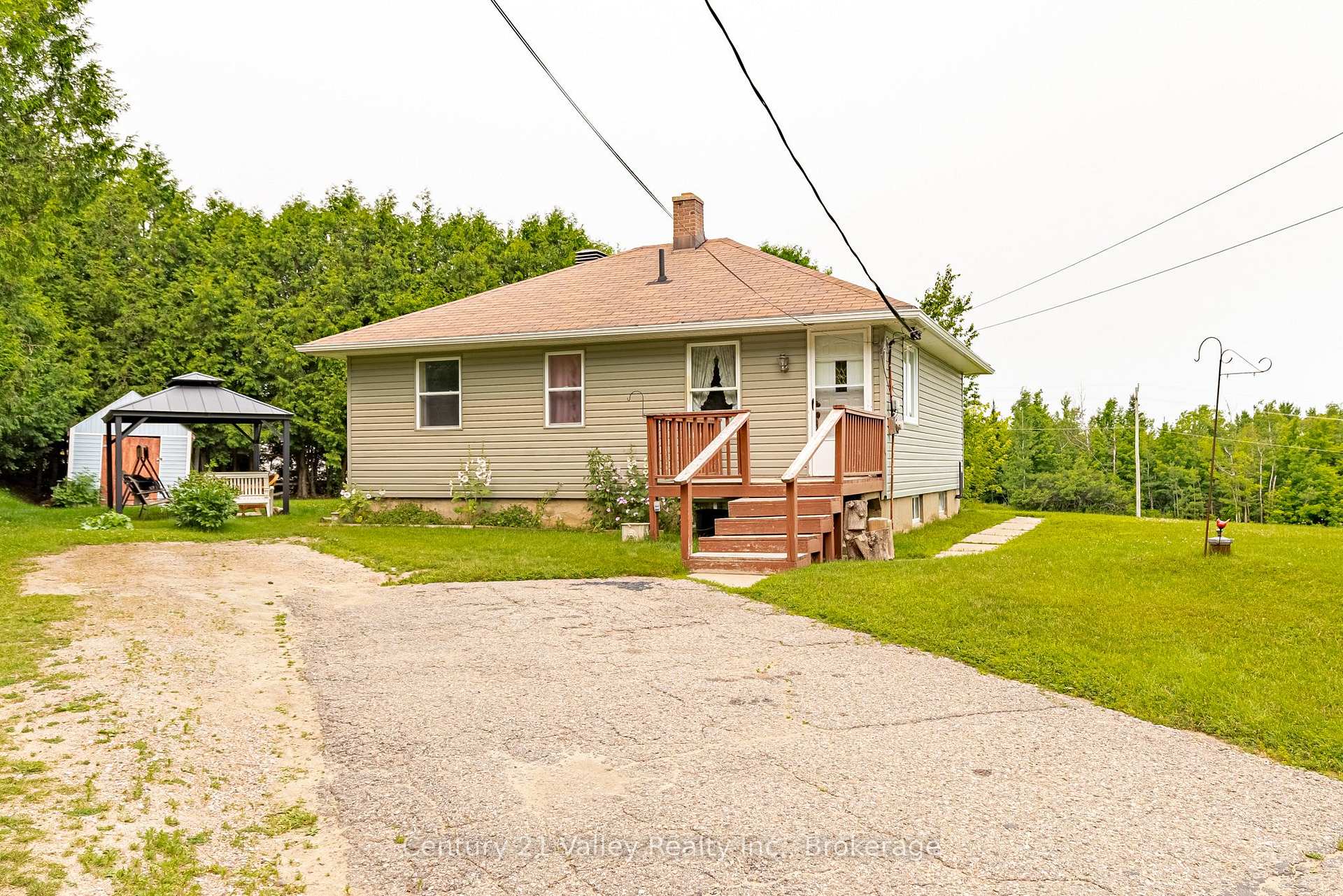 Photo 32 of 34 Sebastopol Drive, Bonnechere Valley, Eganville/Bonnechere Twp — HOMEH