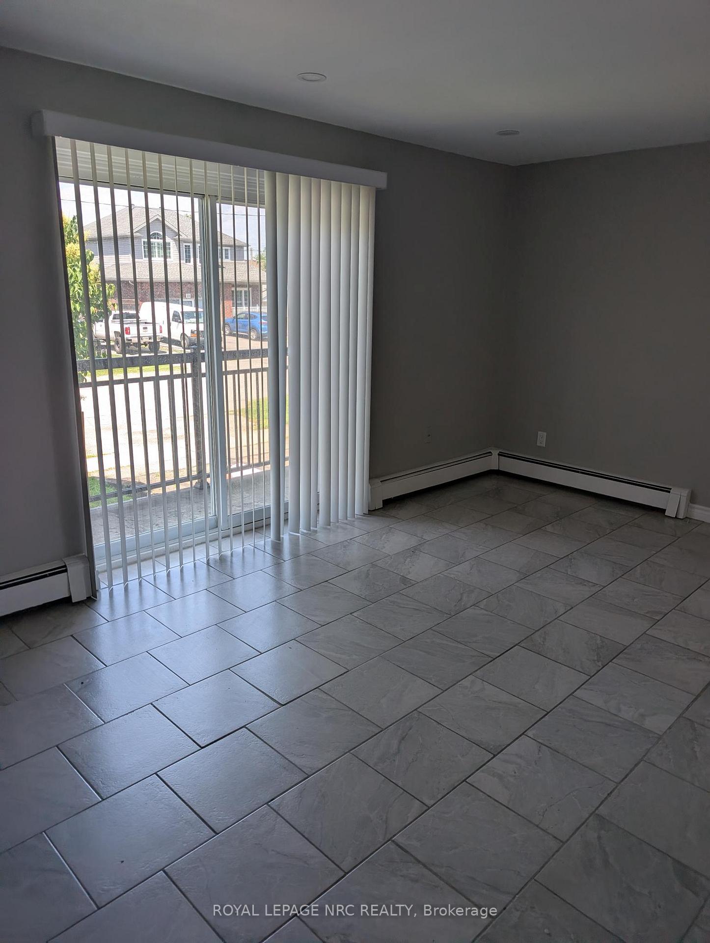 Photo 2 of Unit 3, 15 Bolton Avenue, Thorold, Thorold Downtown — HOMEH