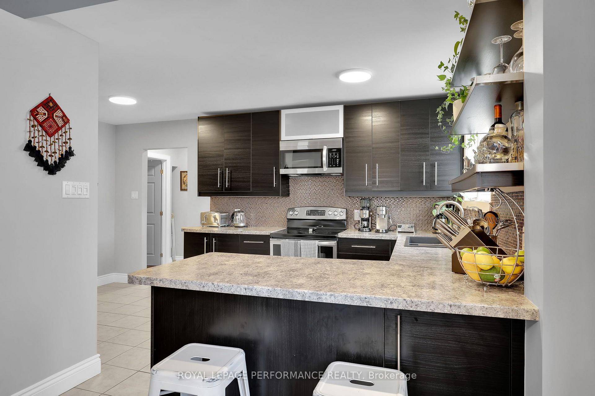 Photo 8 of Unit 165, 165 Laval Street, Ottawa, Vanier — HOMEH