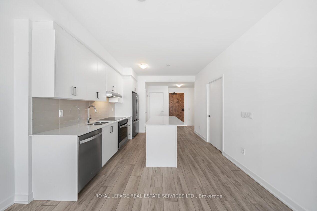 Photo 6 of Unit 705, 1035 Southdown Road, Mississauga, Clarkson — HOMEH