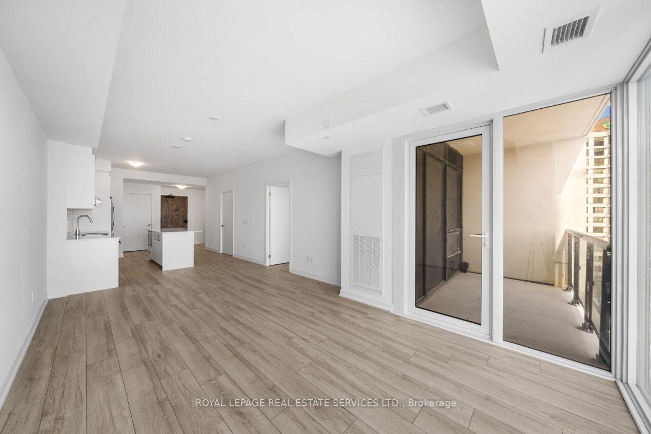 Photo 9 of Unit 705, 1035 Southdown Road, Mississauga, Clarkson — HOMEH