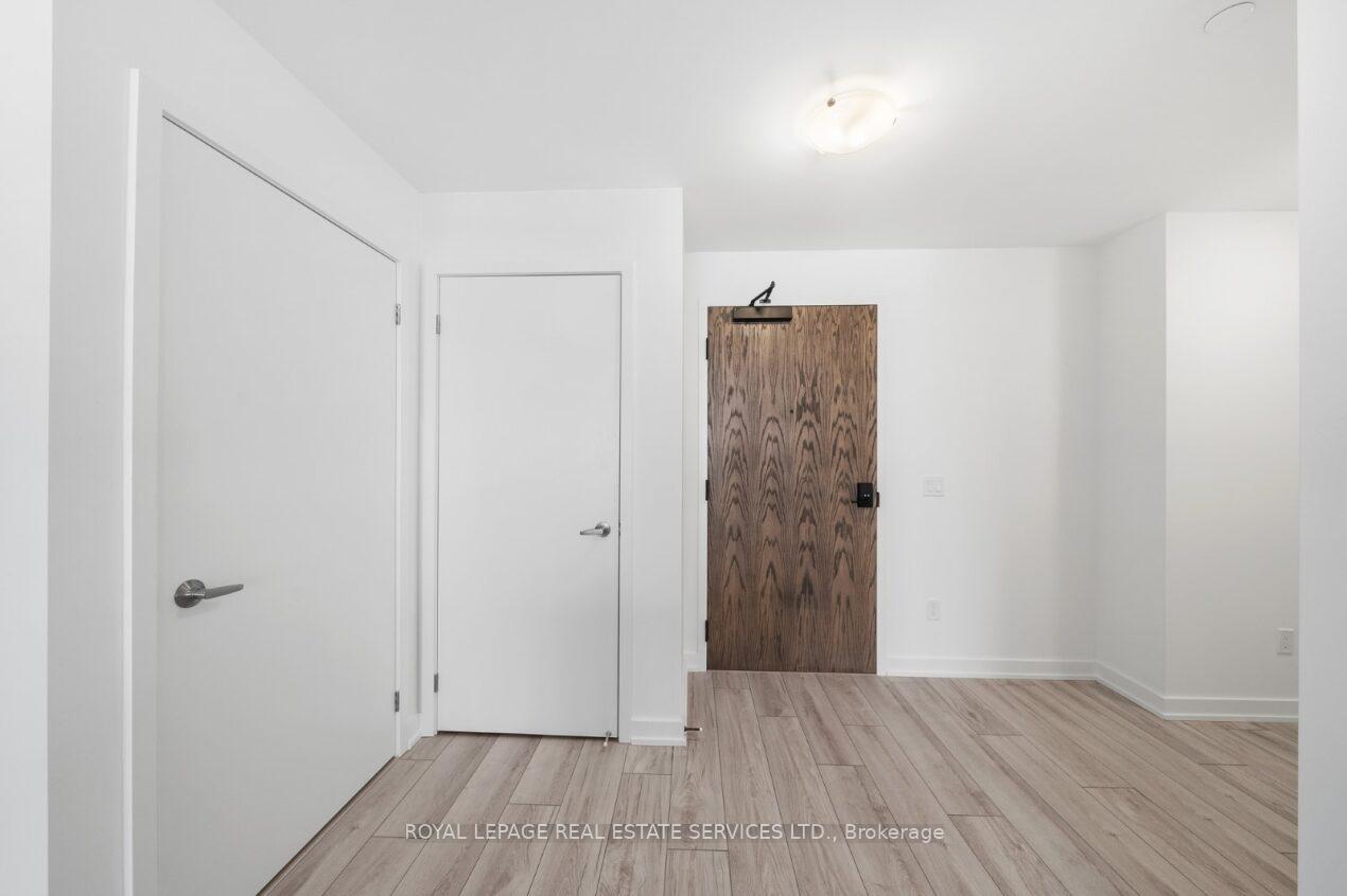Photo 17 of Unit 705, 1035 Southdown Road, Mississauga, Clarkson — HOMEH
