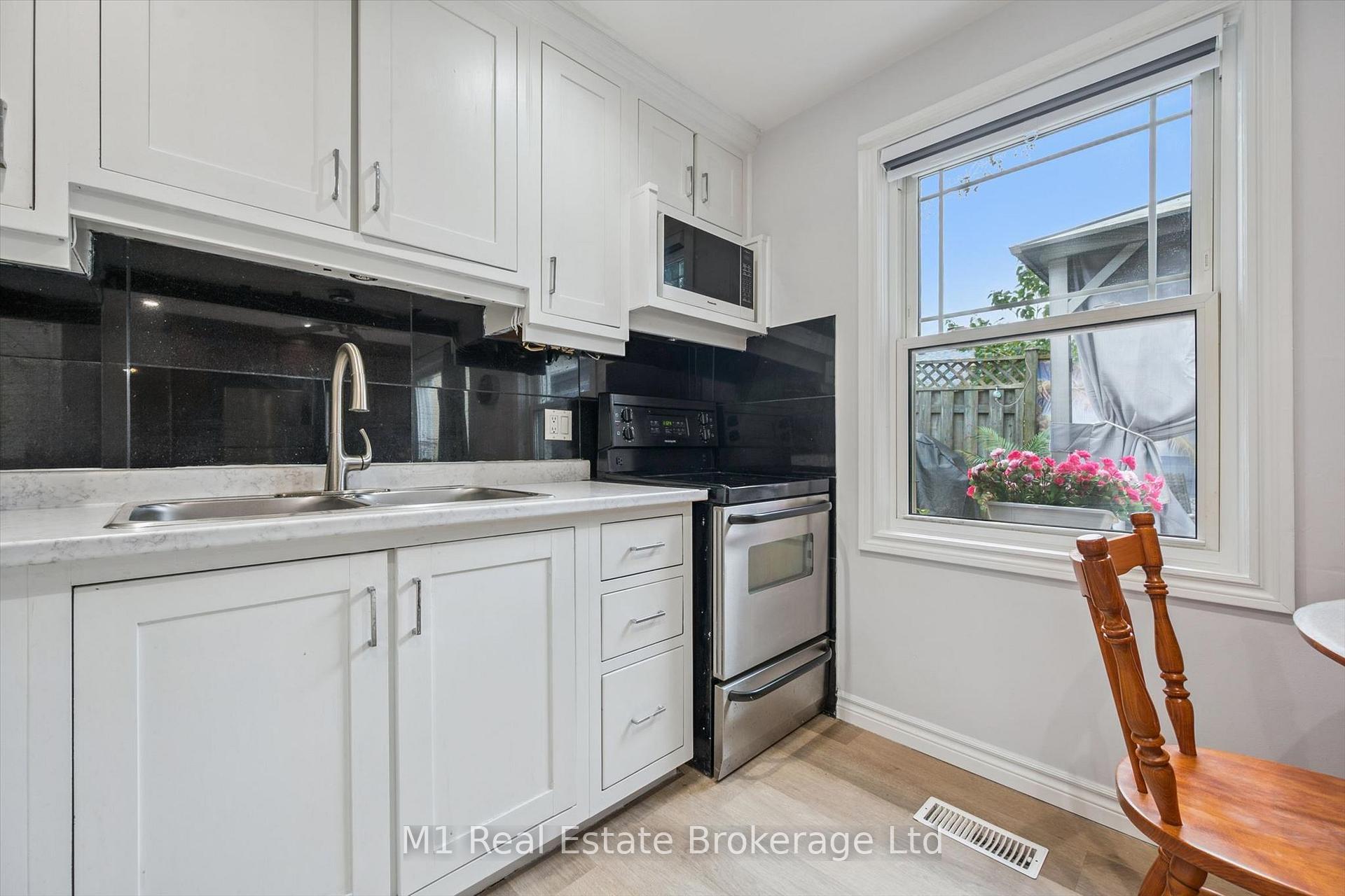 Photo 15 of 31 Bagot Street, Guelph, Junction/Onward Willow — HOMEH