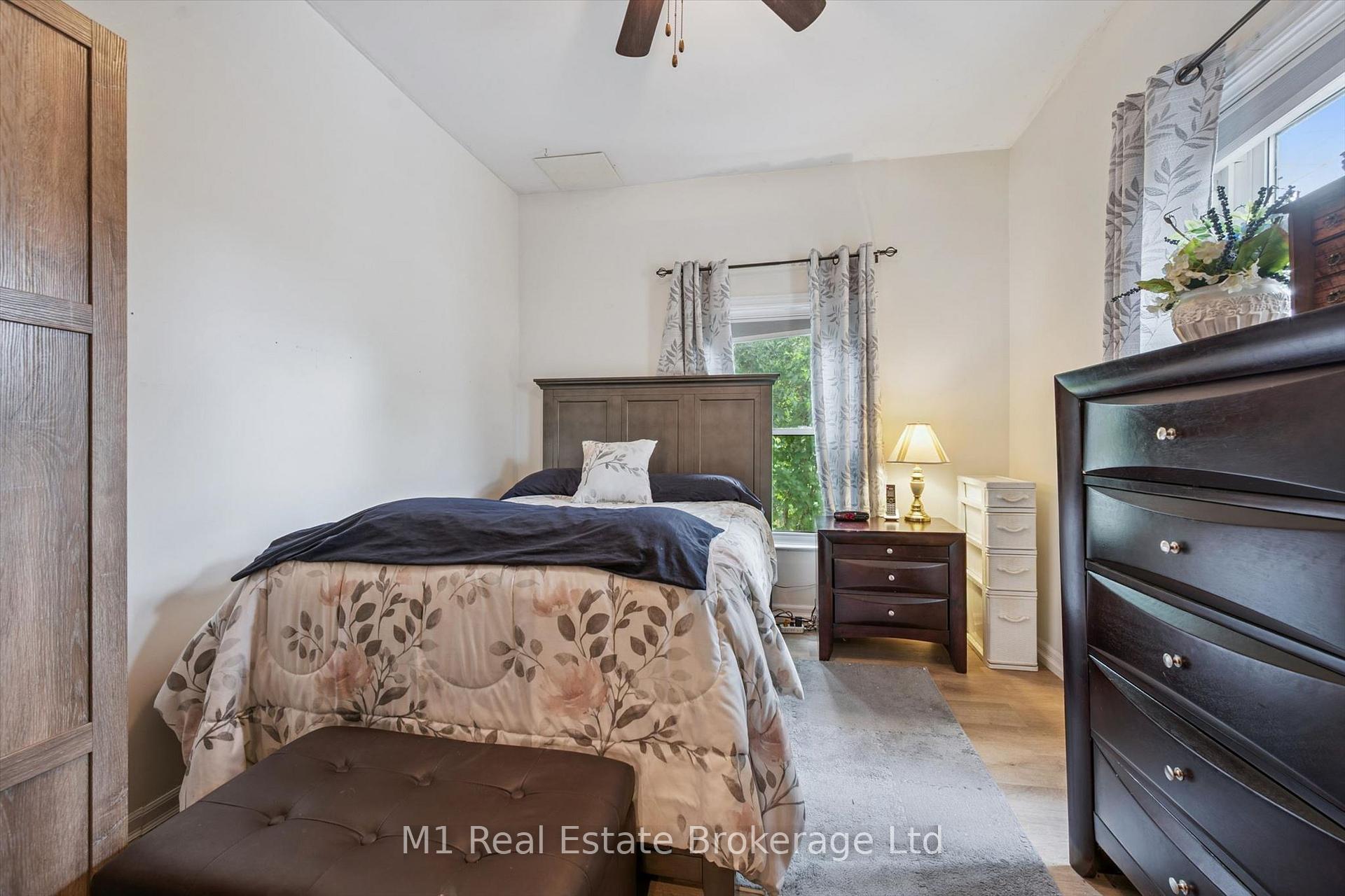 Photo 18 of 31 Bagot Street, Guelph, Junction/Onward Willow — HOMEH