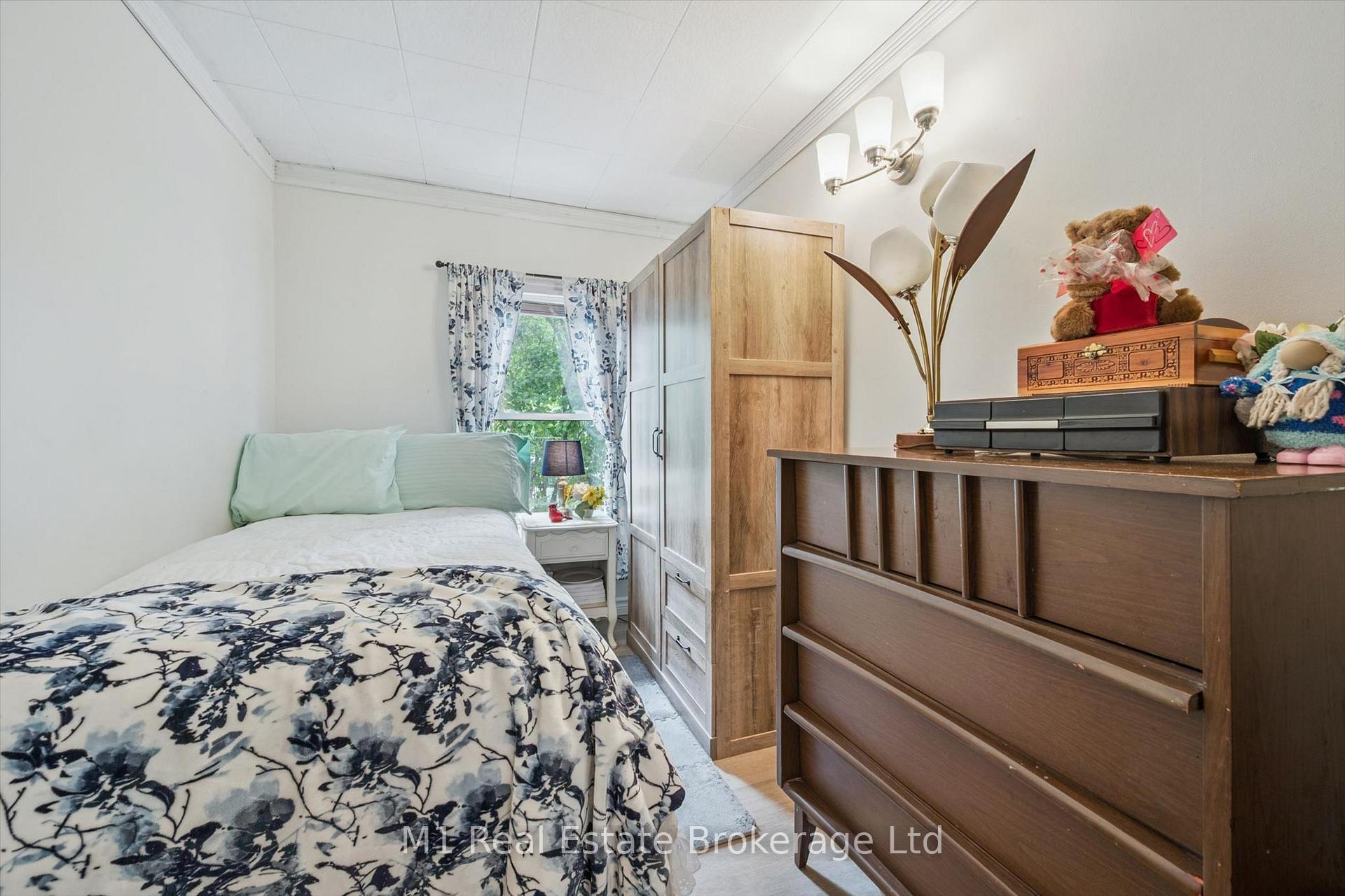 Photo 19 of 31 Bagot Street, Guelph, Junction/Onward Willow — HOMEH