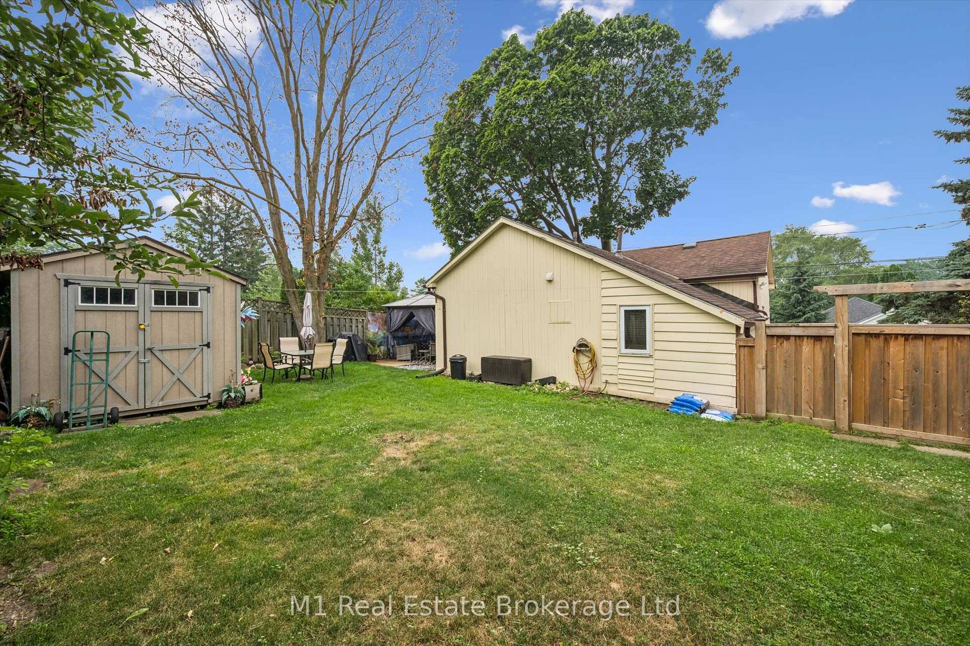 Photo 24 of 31 Bagot Street, Guelph, Junction/Onward Willow — HOMEH