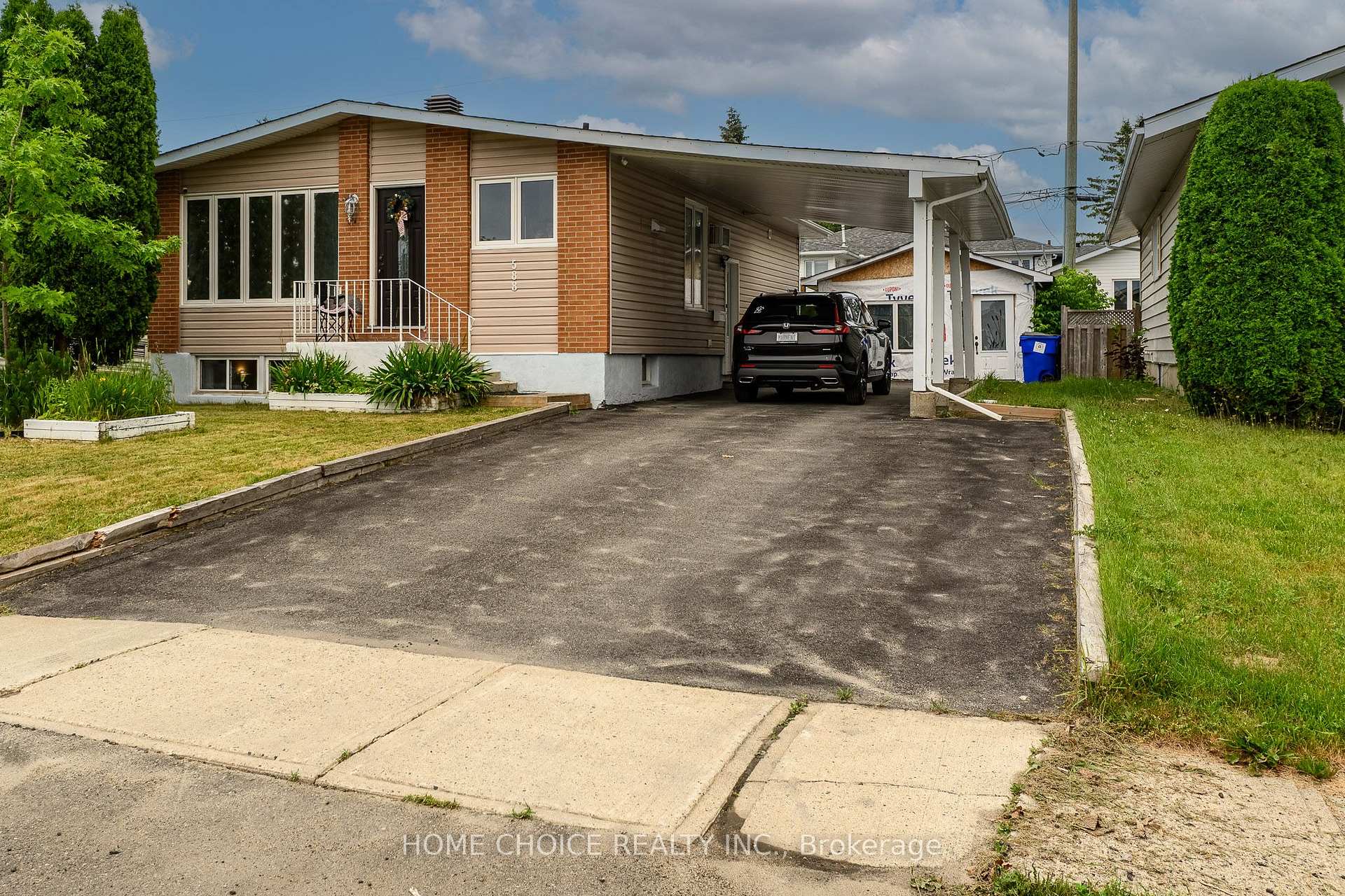 Photo 2 of 588 Melrose Boulevard, Timmins, TNW - Upper Melrose — HOMEH