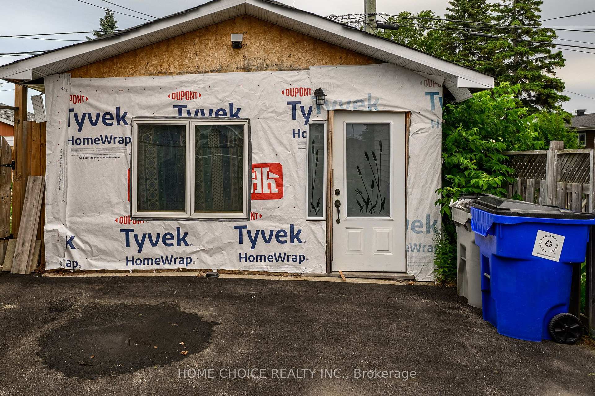 Photo 3 of 588 Melrose Boulevard, Timmins, TNW - Upper Melrose — HOMEH