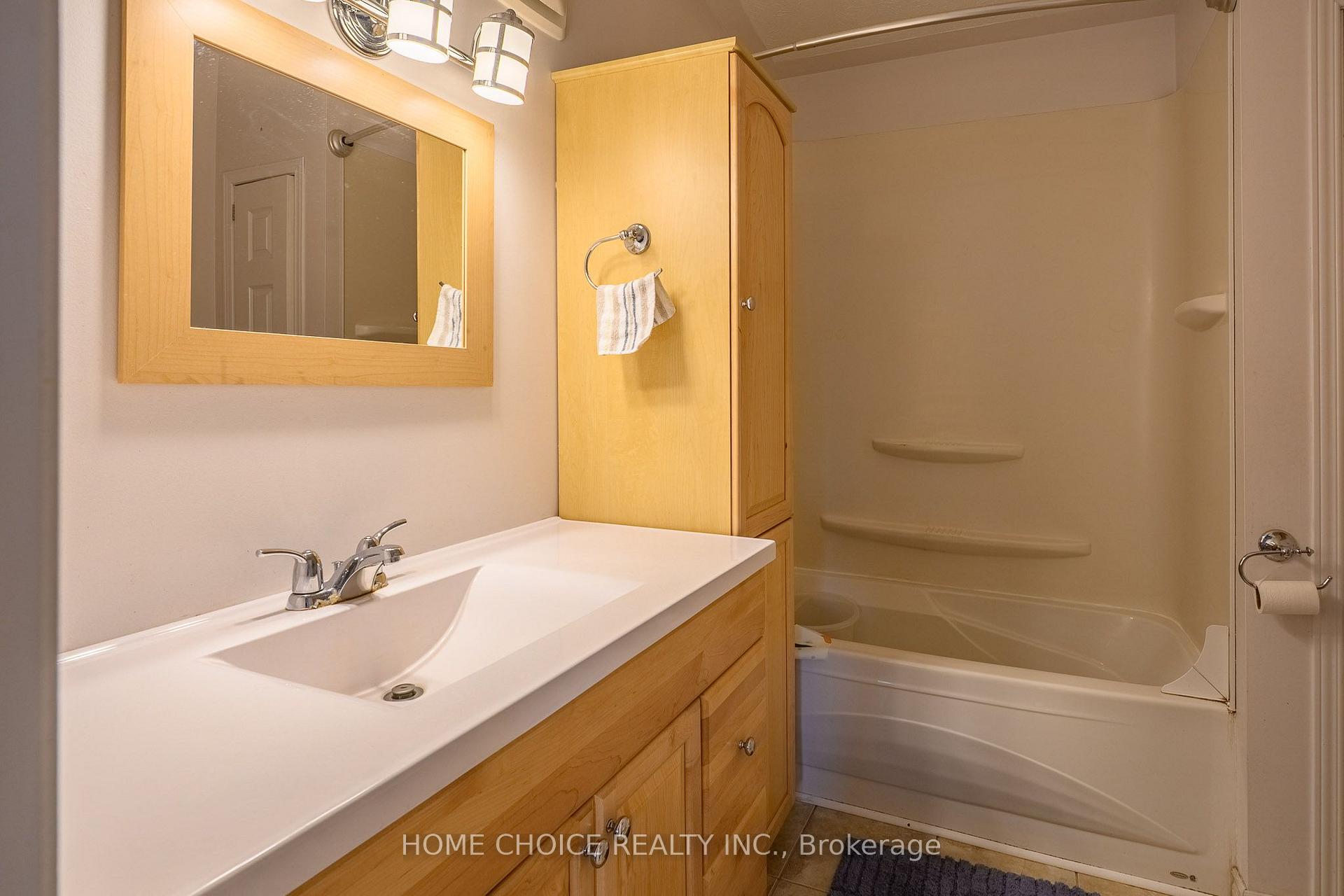 Photo 8 of 588 Melrose Boulevard, Timmins, TNW - Upper Melrose — HOMEH