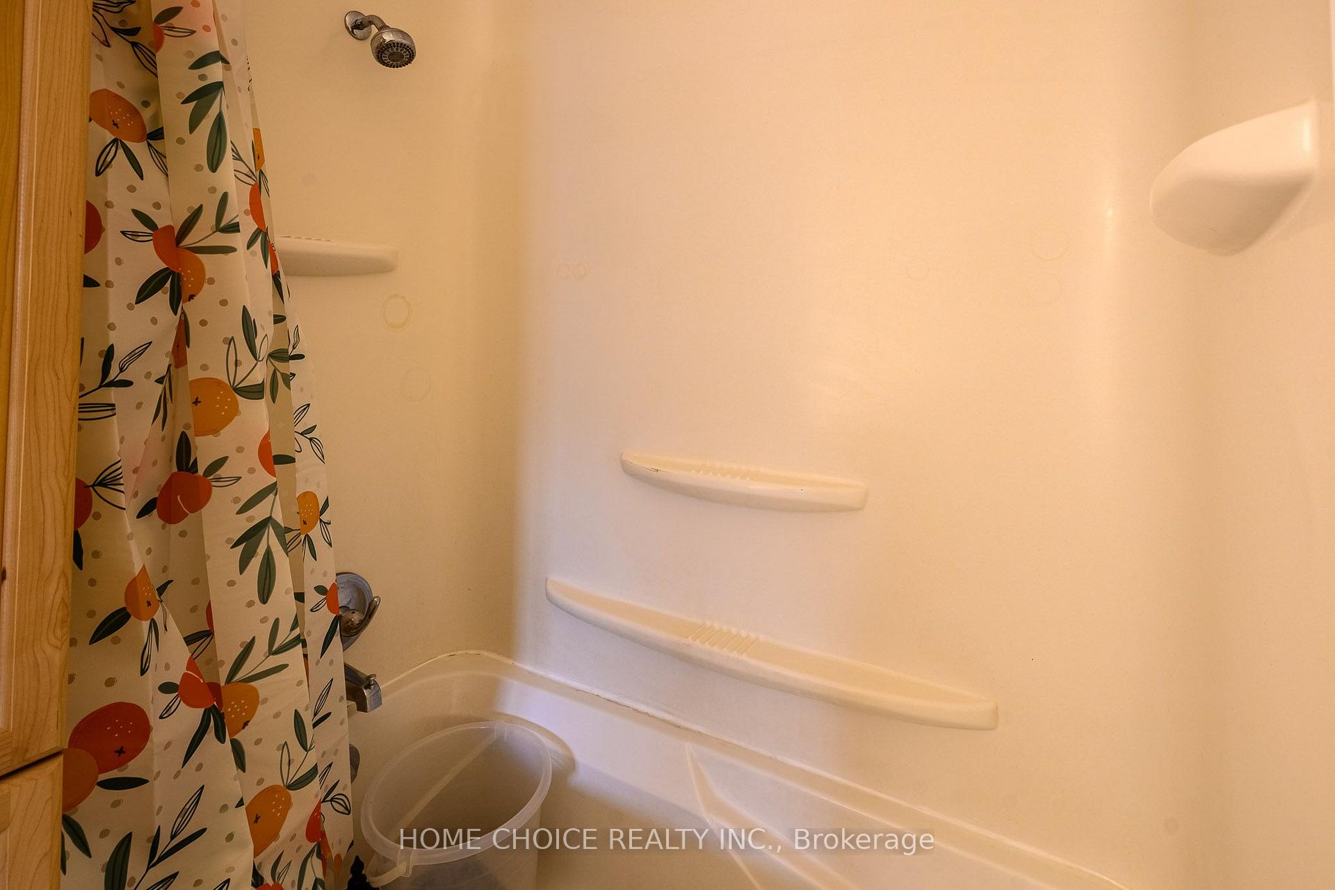 Photo 10 of 588 Melrose Boulevard, Timmins, TNW - Upper Melrose — HOMEH
