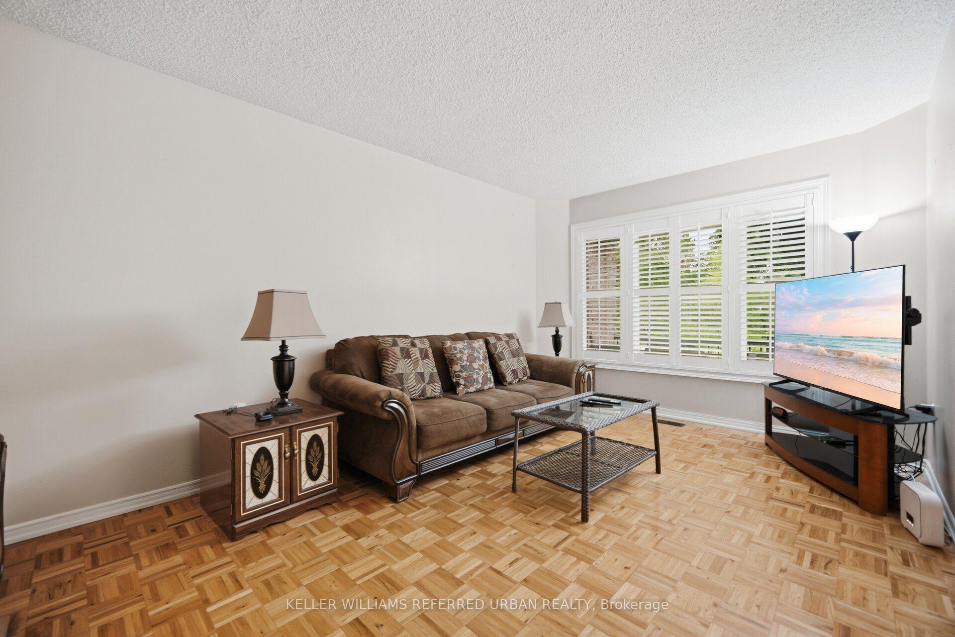 Photo 4 of 19 Softneedle Avenue, Brampton, Sandringham-Wellington — HOMEH