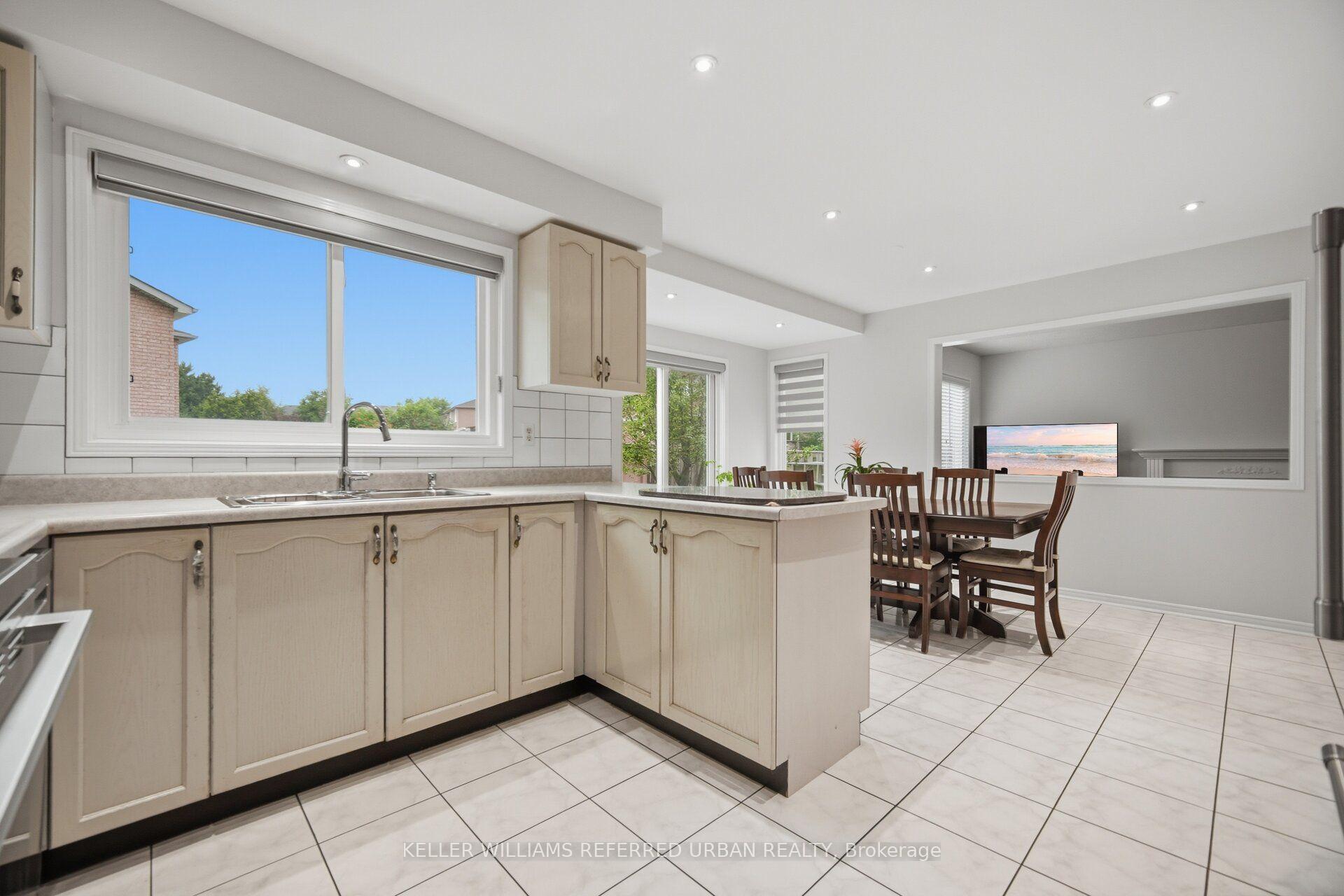 Photo 12 of 19 Softneedle Avenue, Brampton, Sandringham-Wellington — HOMEH