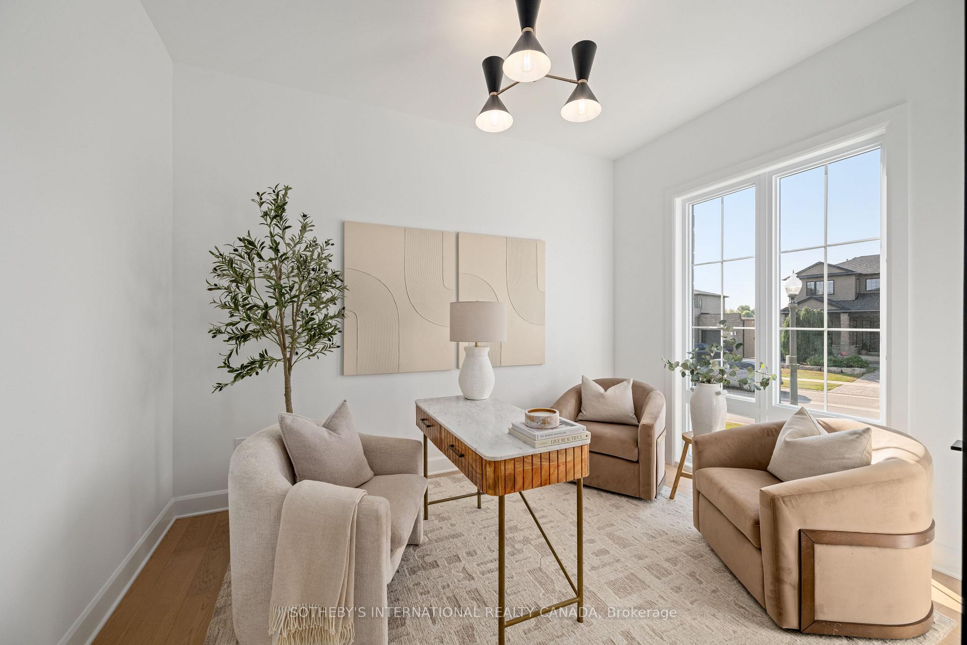 Photo 5 of 1011 Longworth Road, London, South L — HOMEH