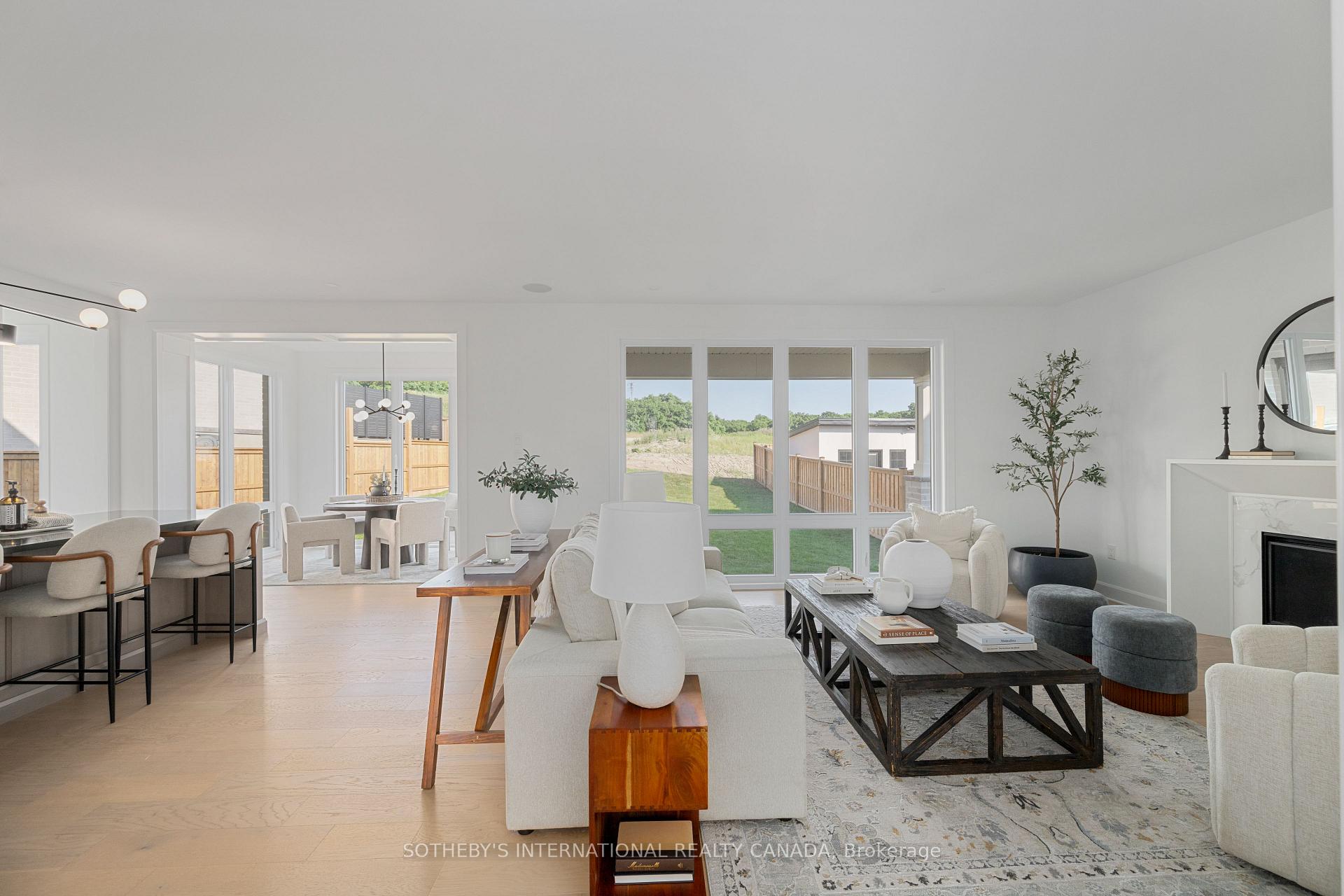 Photo 8 of 1011 Longworth Road, London, South L — HOMEH