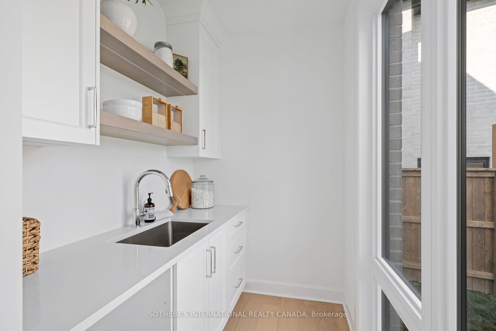 Photo 13 of 1011 Longworth Road, London, South L — HOMEH