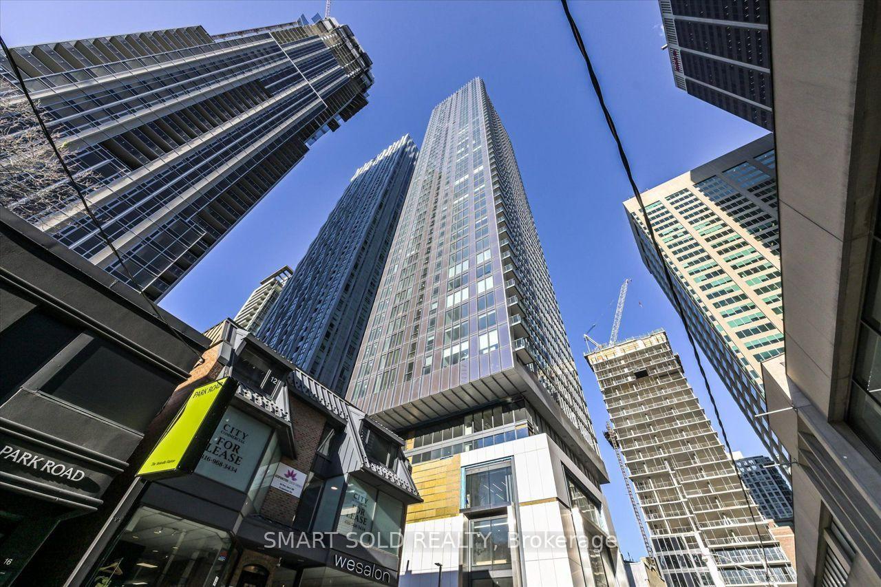 Photo 2 of Unit 807, 8 Cumberland Street, Toronto, The Annex — HOMEH
